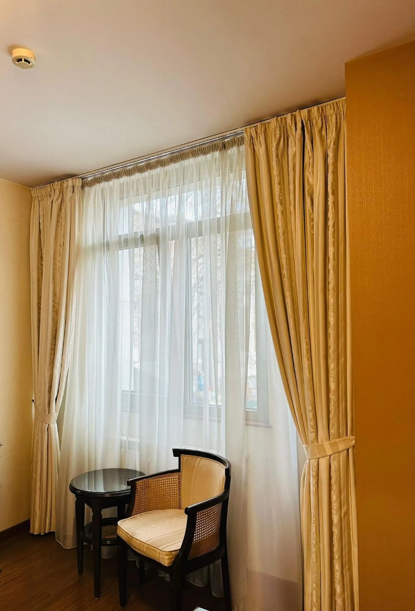 Living room in Acapulco Hotel