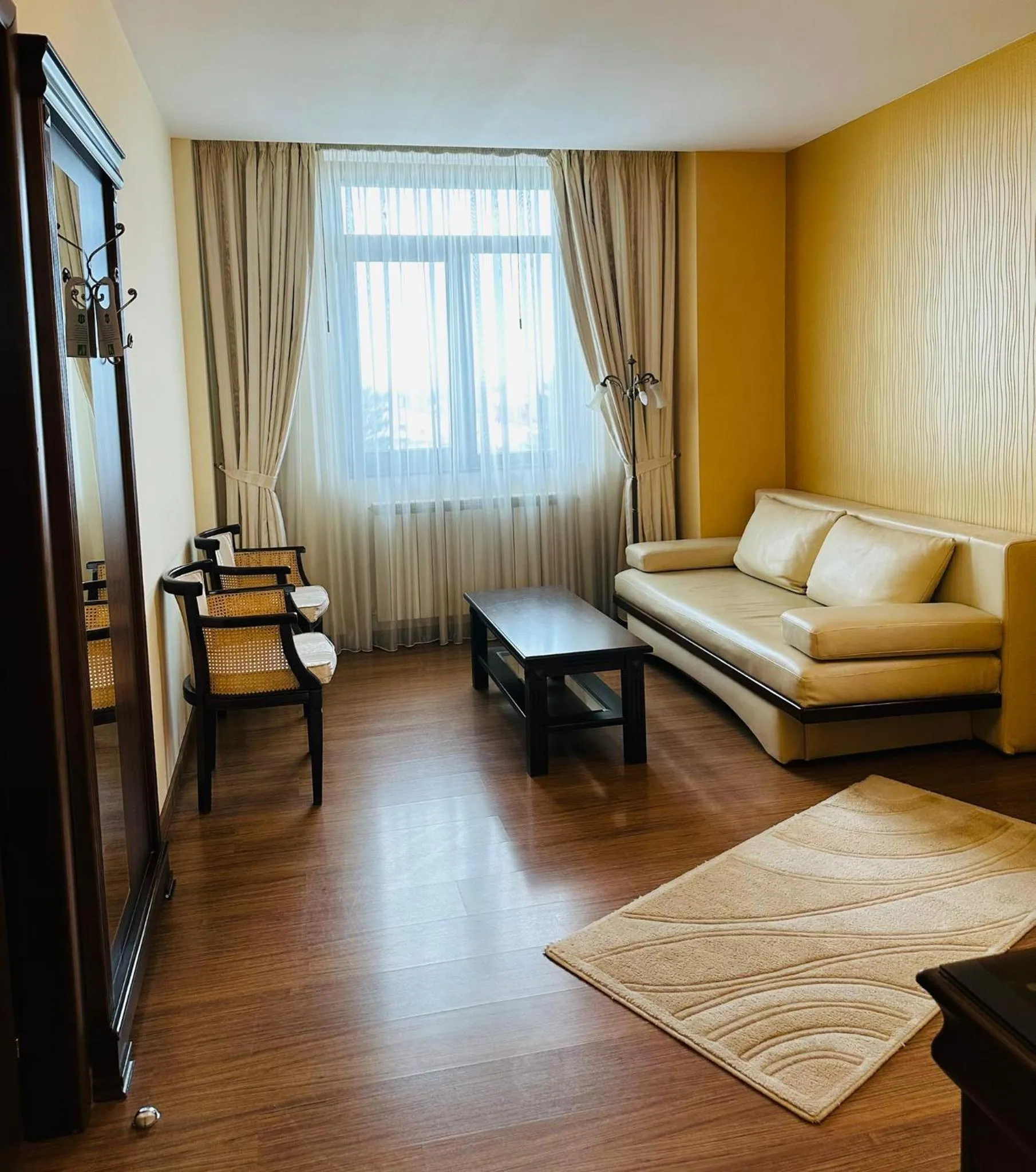 Seating area, Bed in Acapulco Hotel