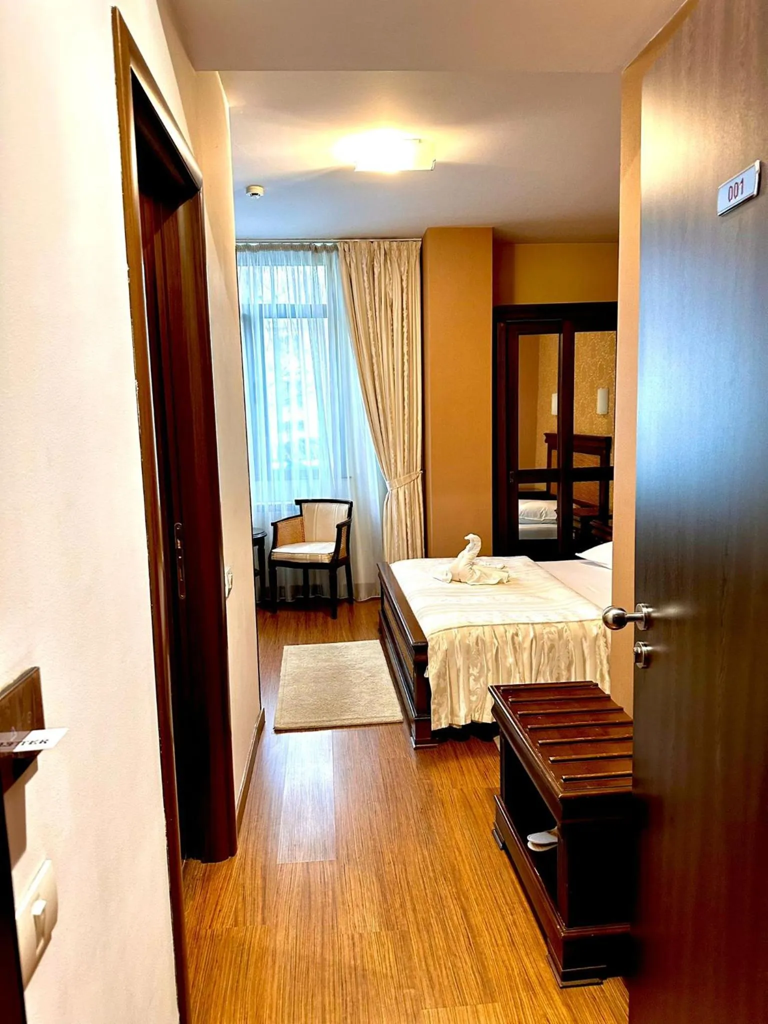 Photo of the whole room, Bed in Acapulco Hotel