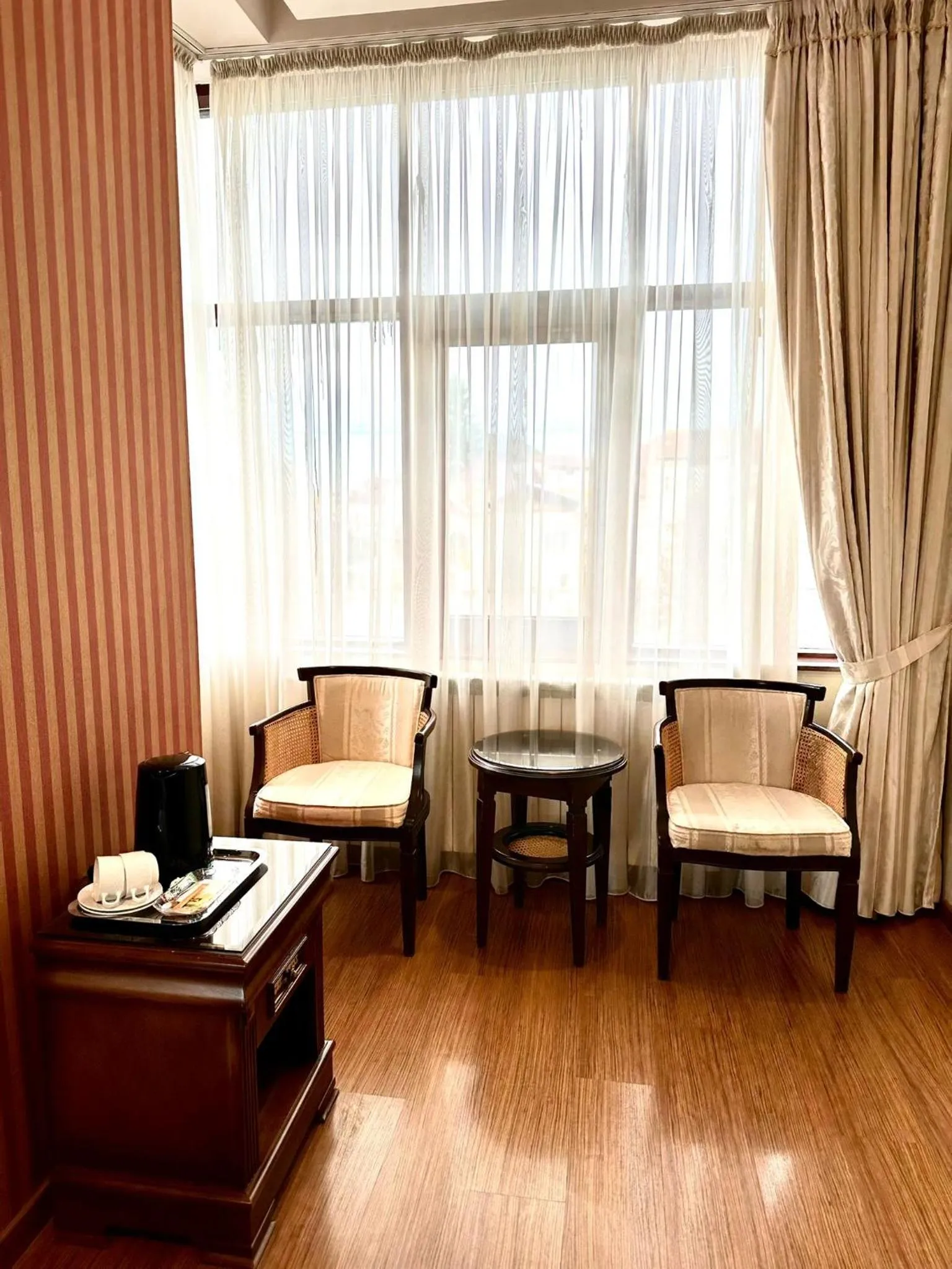 Seating area in Acapulco Hotel