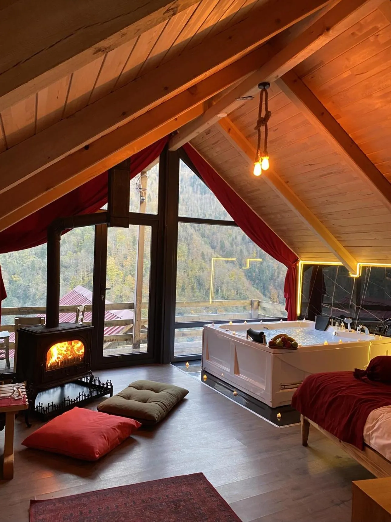 Bed in Seyr-i Cennet Dag Evleri