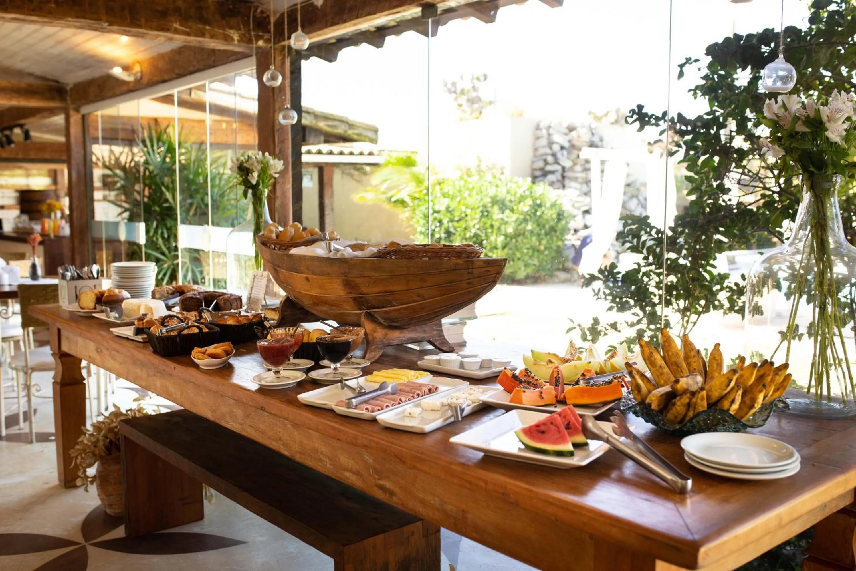 Buffet breakfast in Pousada Casa do Catavento