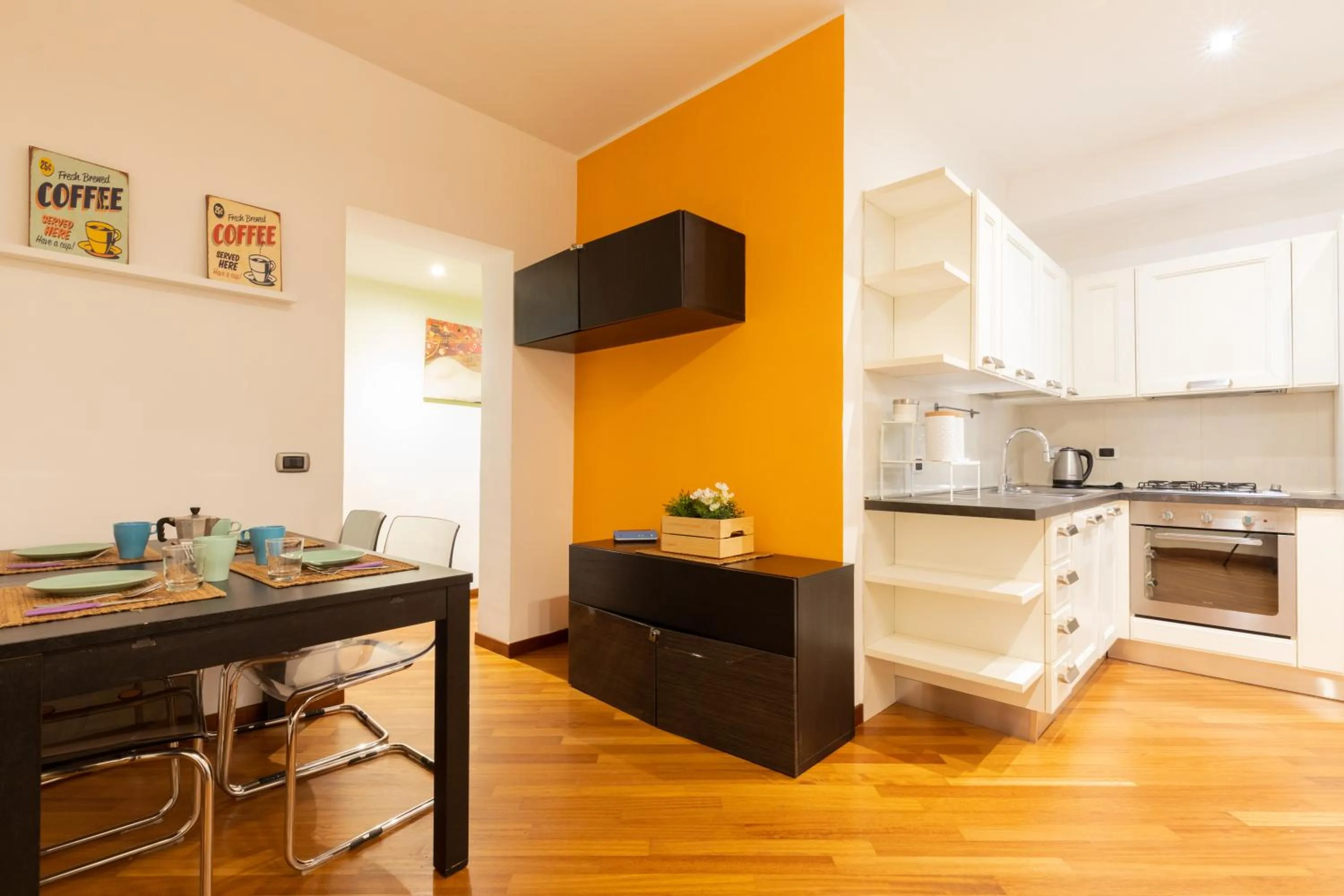 Communal lounge/ TV room in Borgo Vittorio St. Peter Apartments