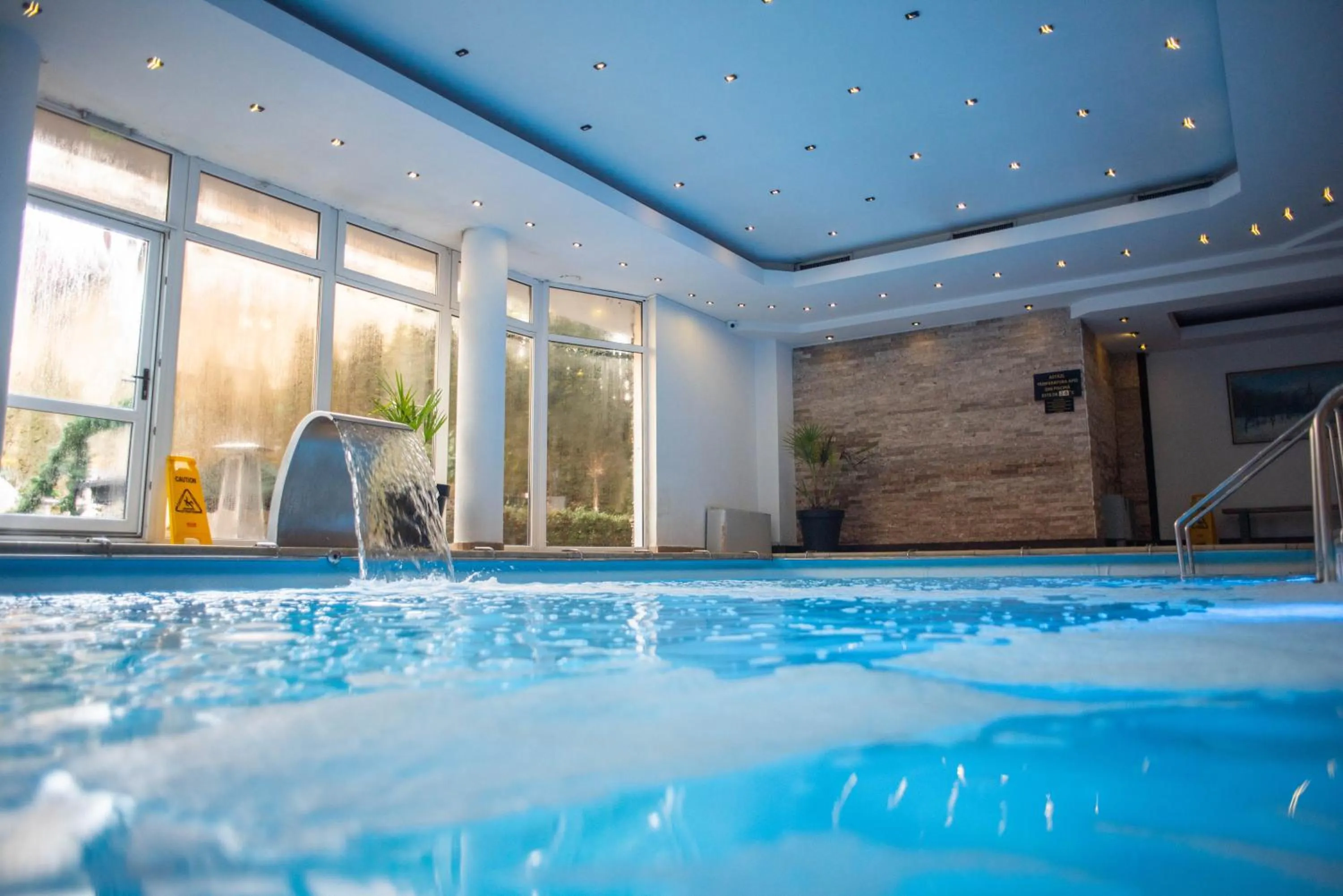 Swimming pool in Hotel Carpathia