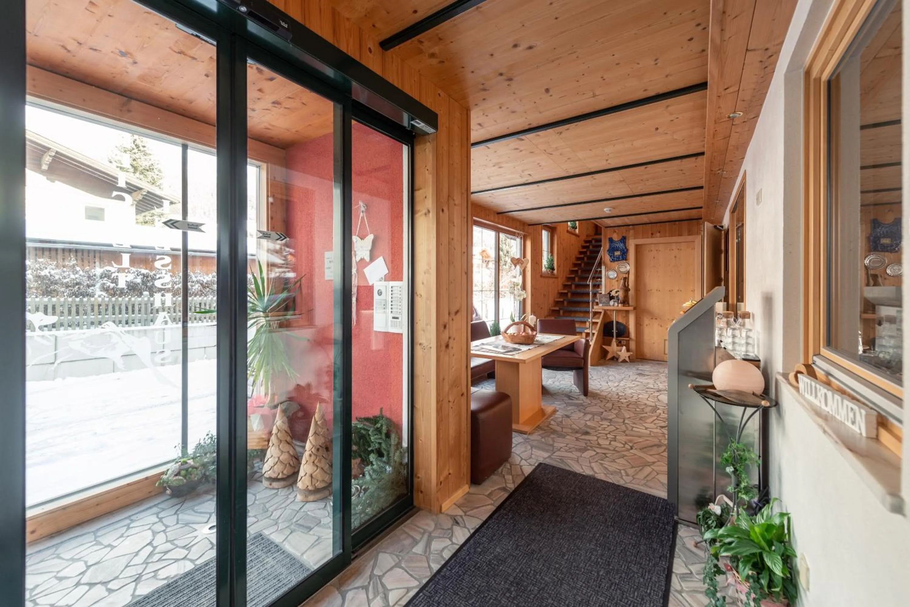 Communal lounge/ TV room, Bed in Wellnesshaus Reichelt