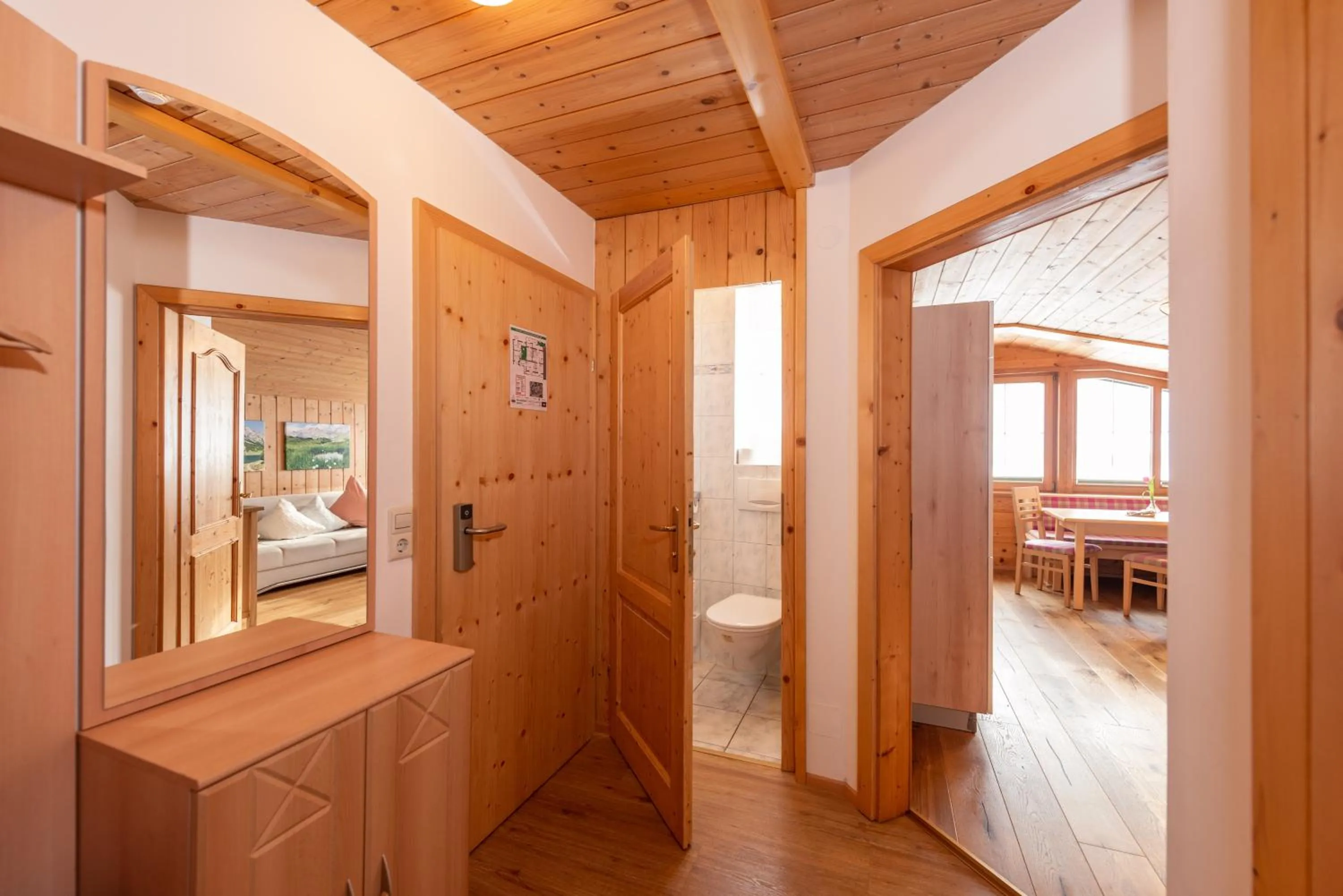 Photo of the whole room, Bed in Wellnesshaus Reichelt