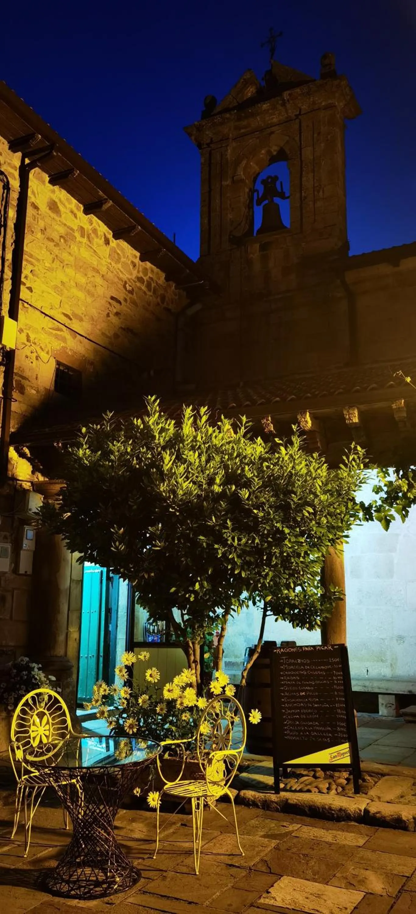 Patio in La Posada Del Santuario