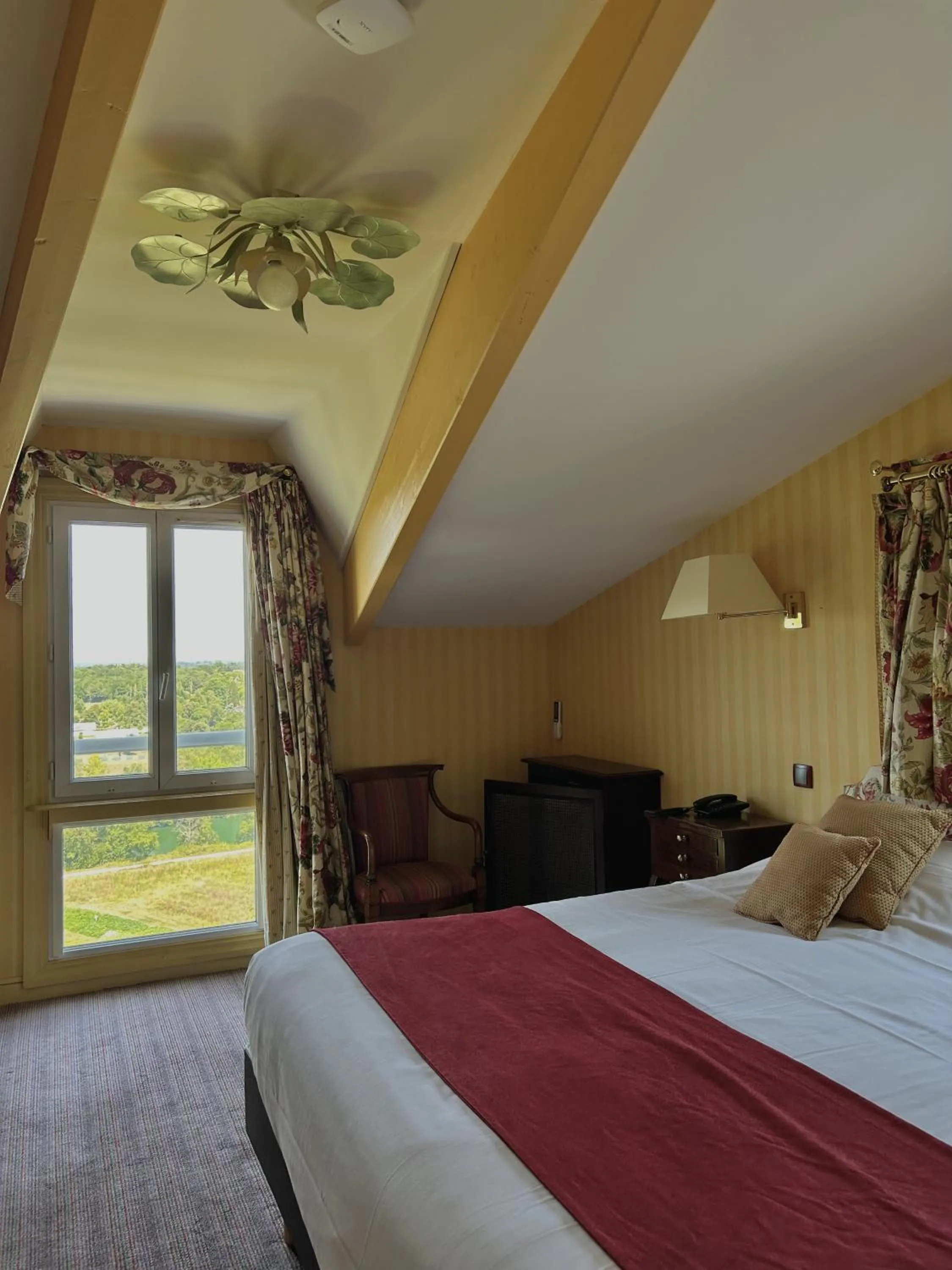 Bed in Hôtel L'Yeuse - Teritoria