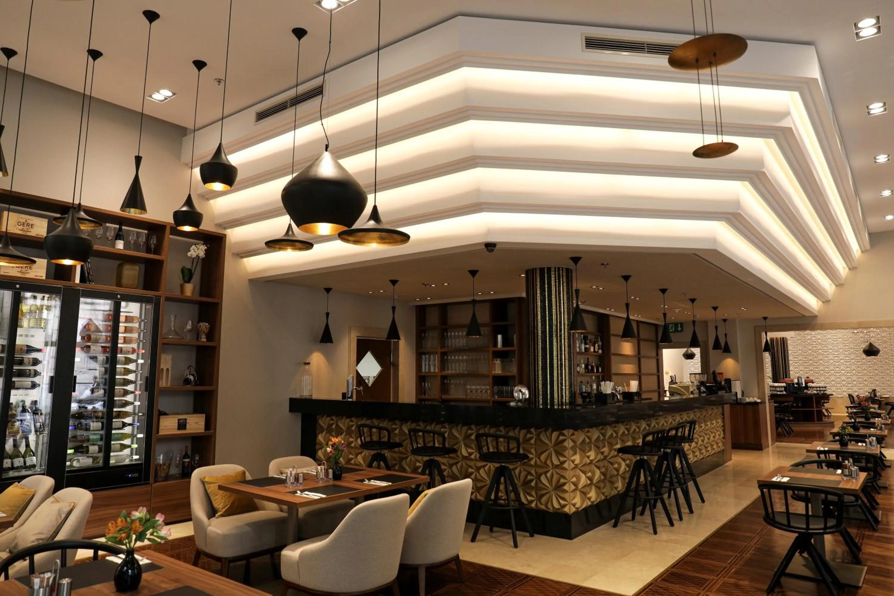 Restaurant/places to eat in Continental Hotel Budapest