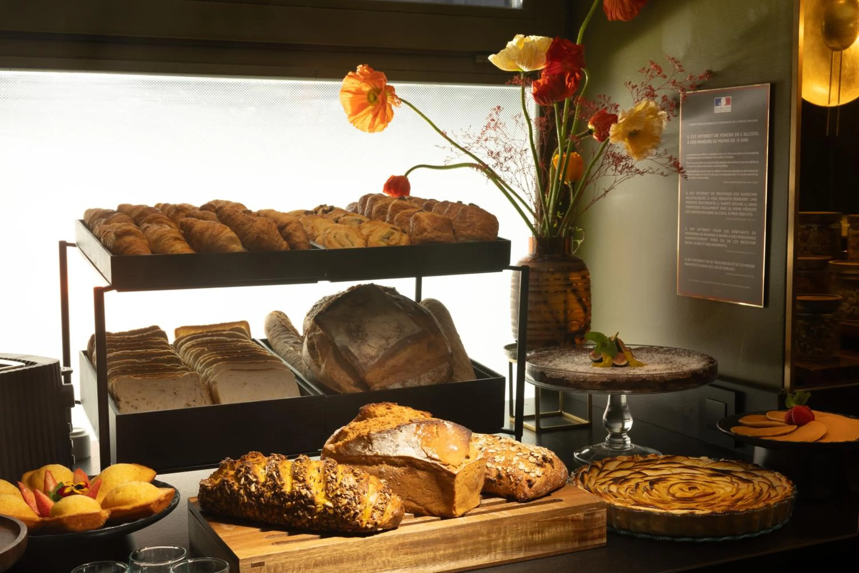 Breakfast in Hôtel Aoriste & Spa
