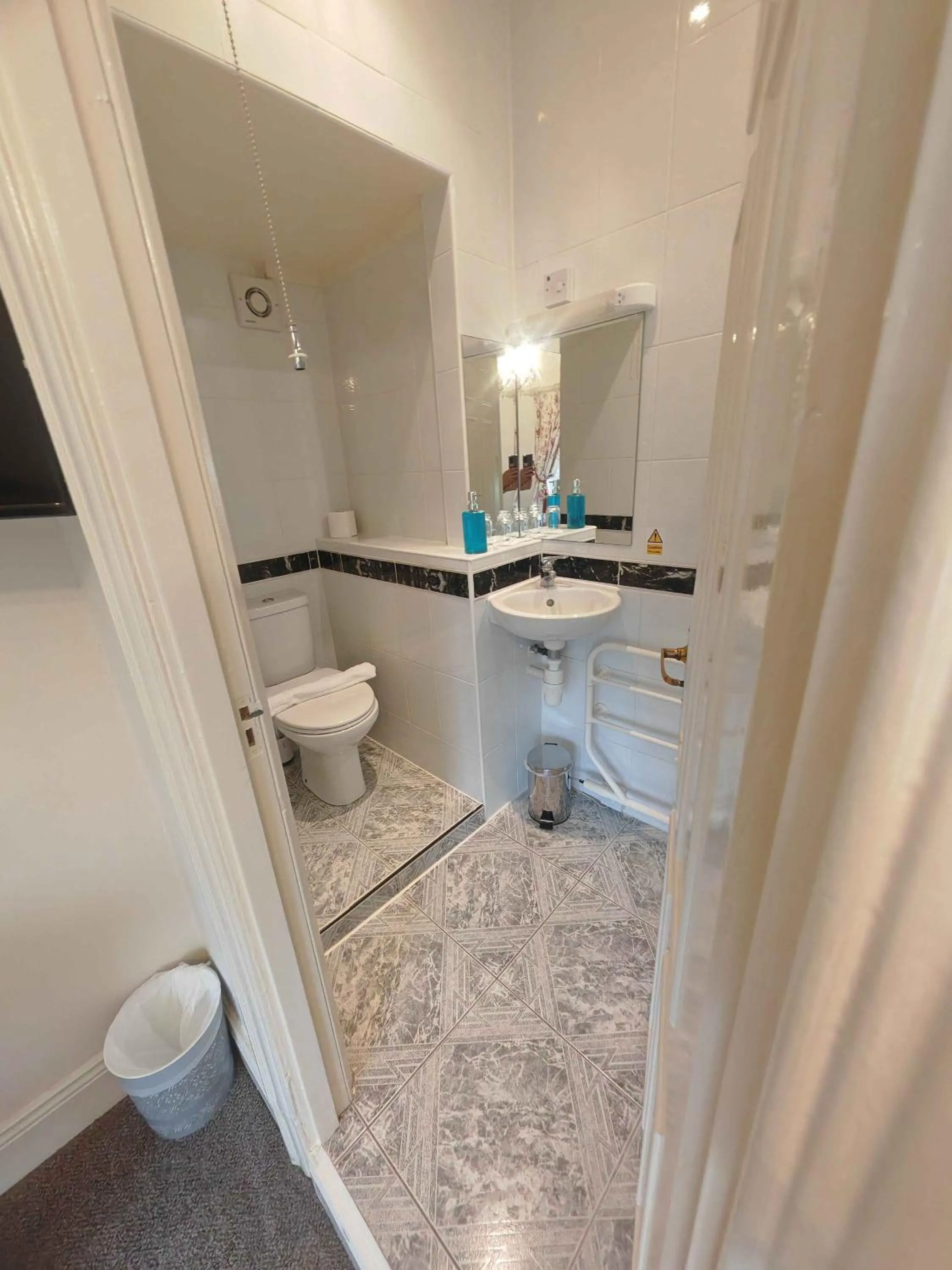 Bathroom in Lovelady Shield Country House Hotel