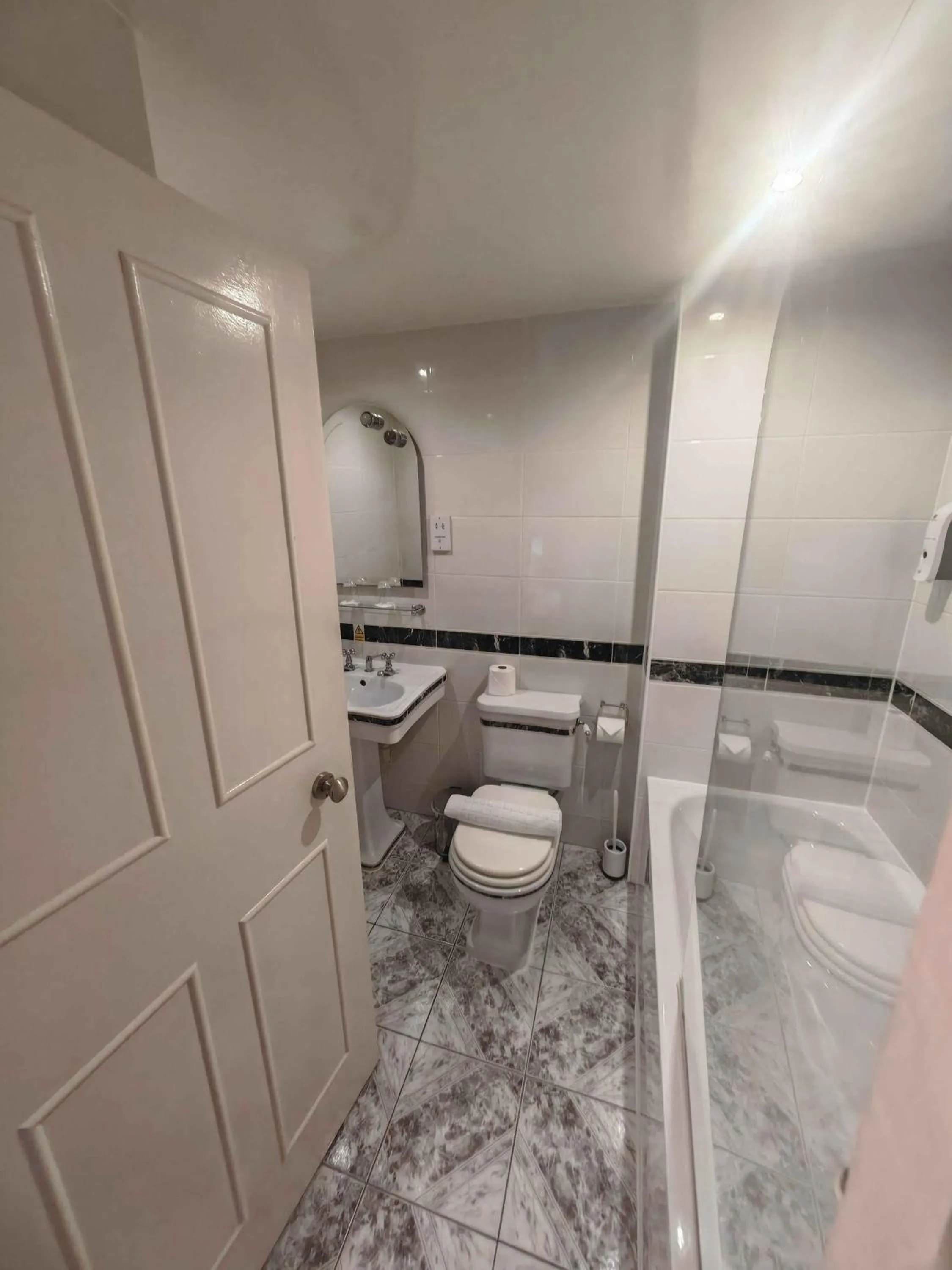 Bathroom in Lovelady Shield Country House Hotel