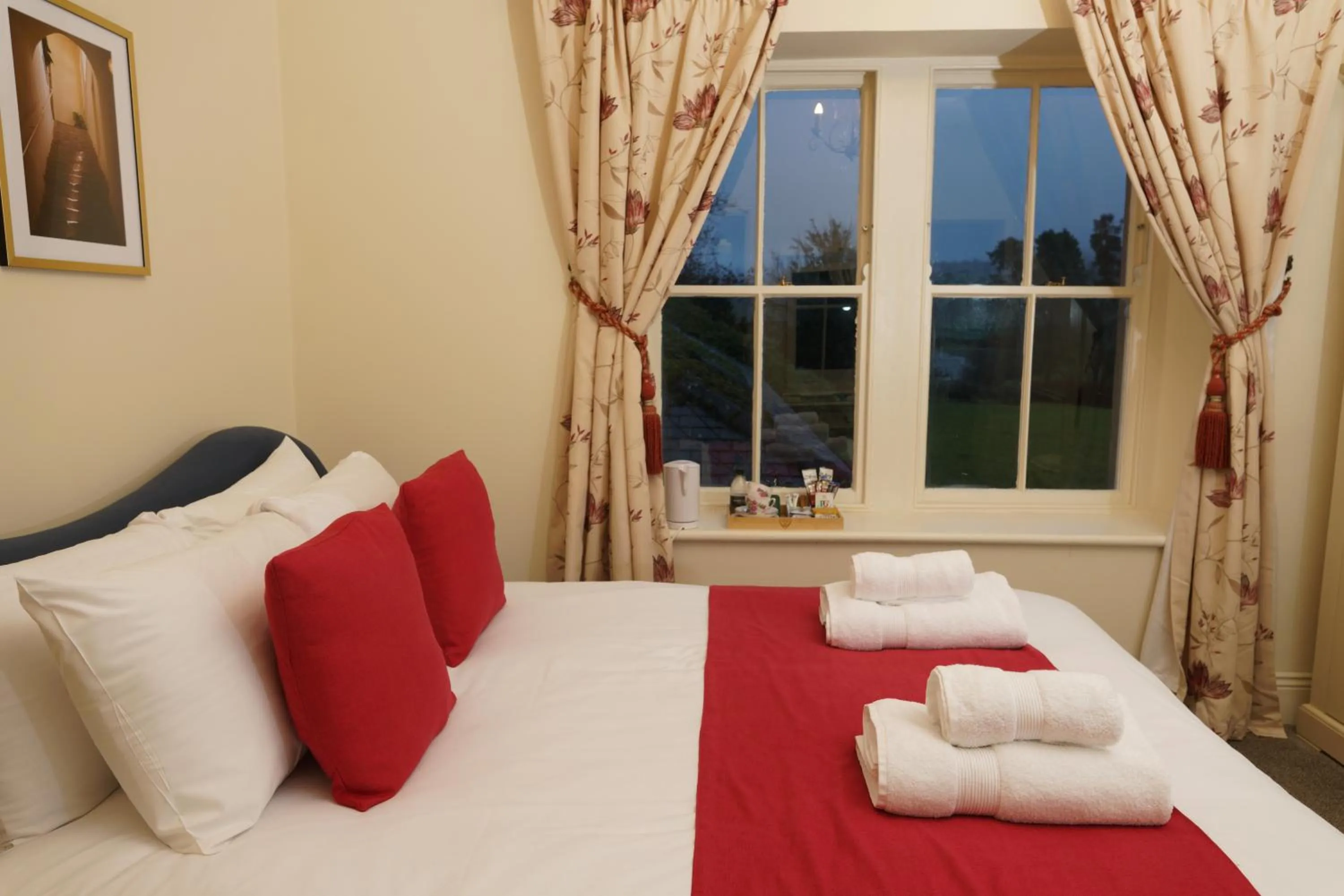 Bed in Lovelady Shield Country House Hotel