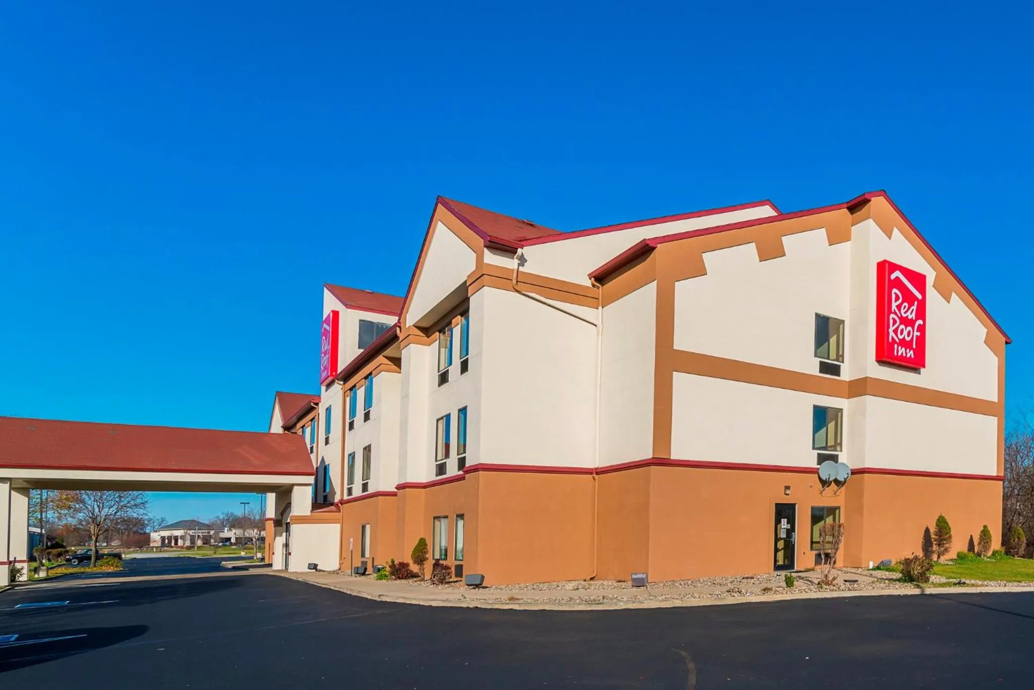 Property building in Red Roof Inn South Bend - Mishawaka