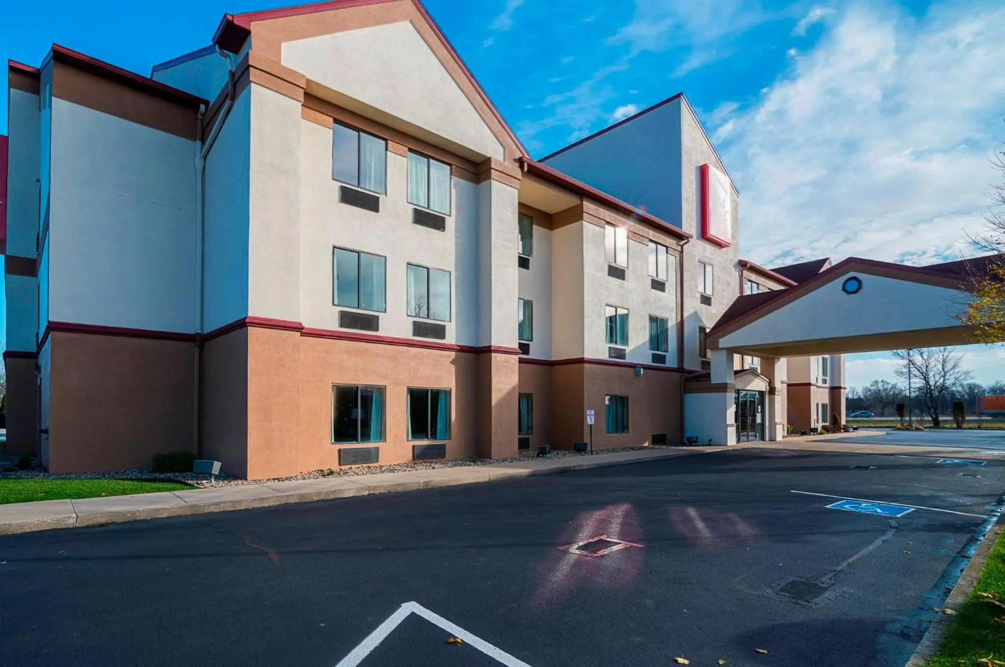 Property building in Red Roof Inn South Bend - Mishawaka