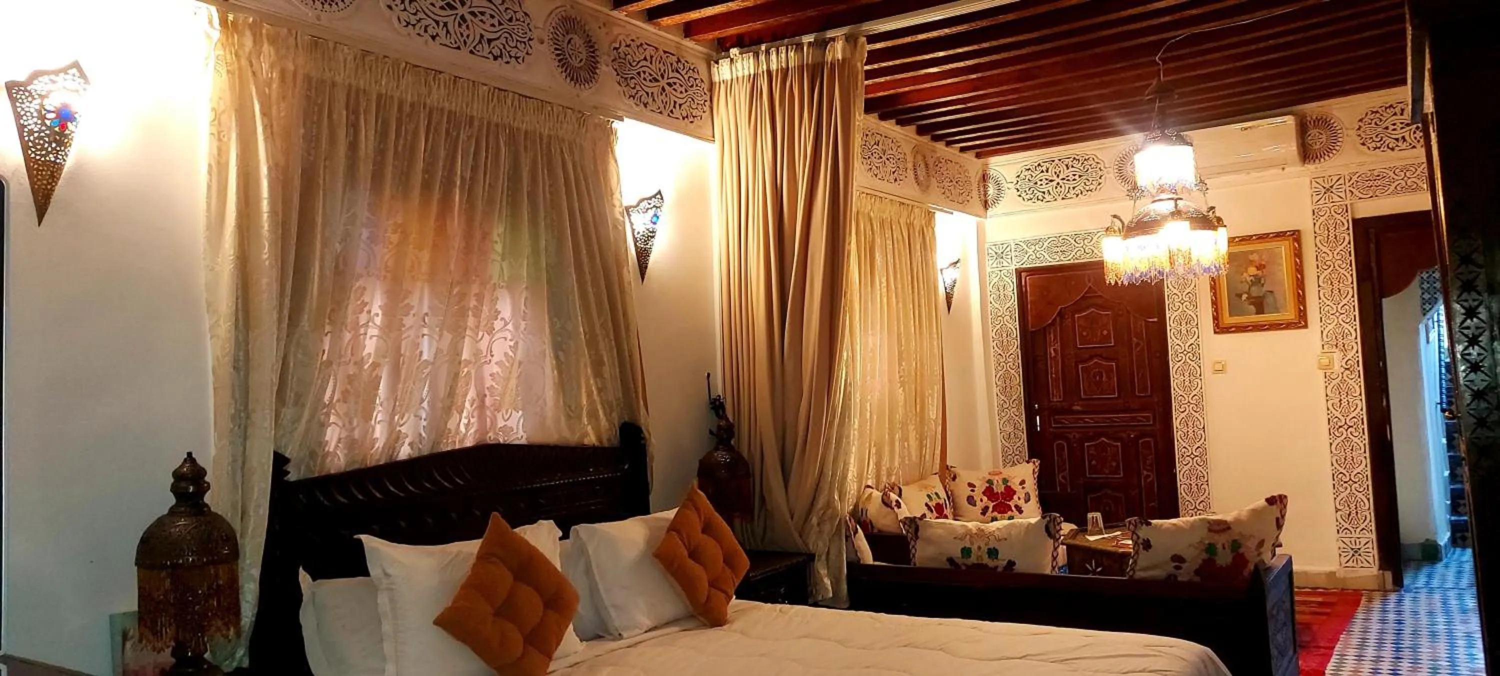 Photo of the whole room, Bed in Palais AL Firdaous