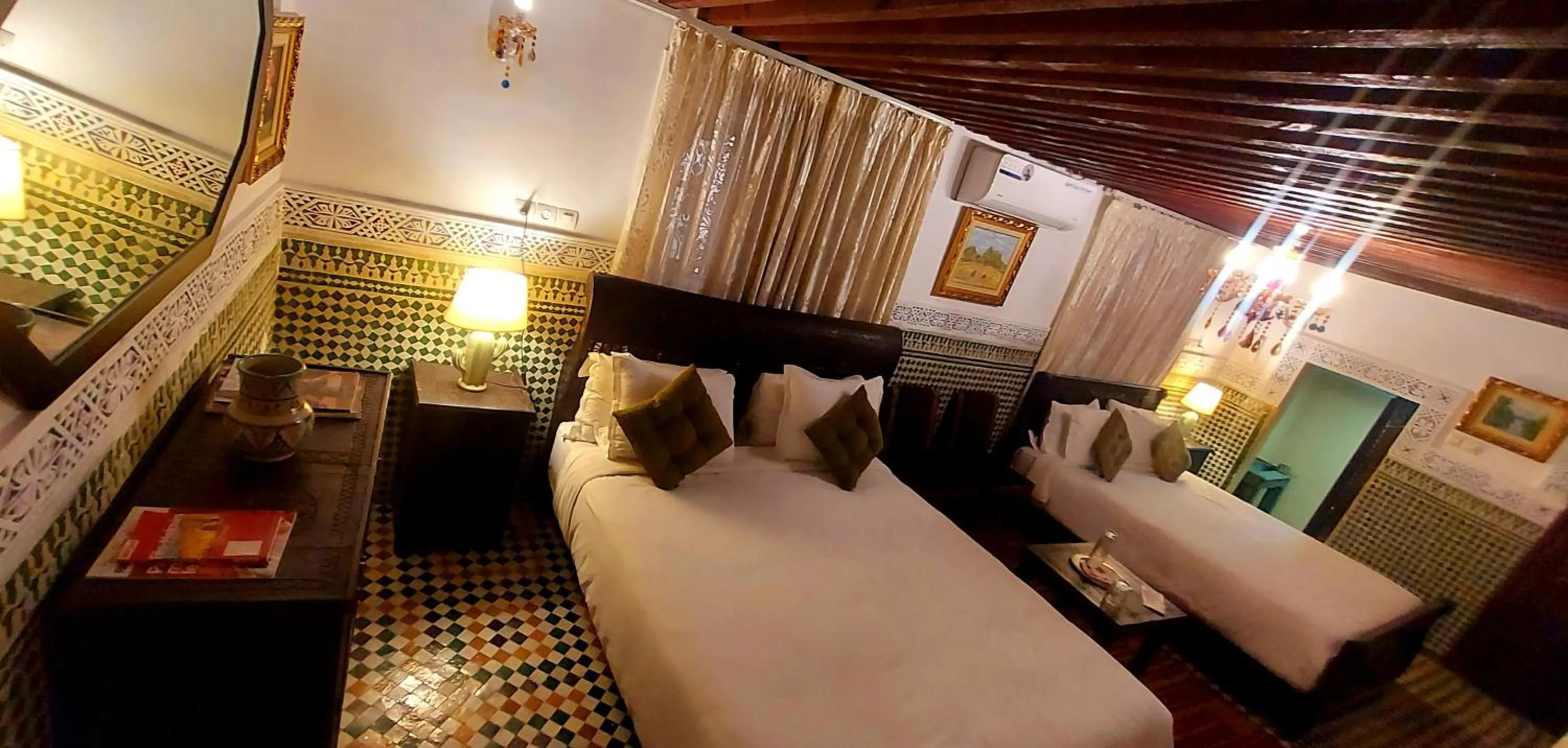 Photo of the whole room, Bed in Palais AL Firdaous