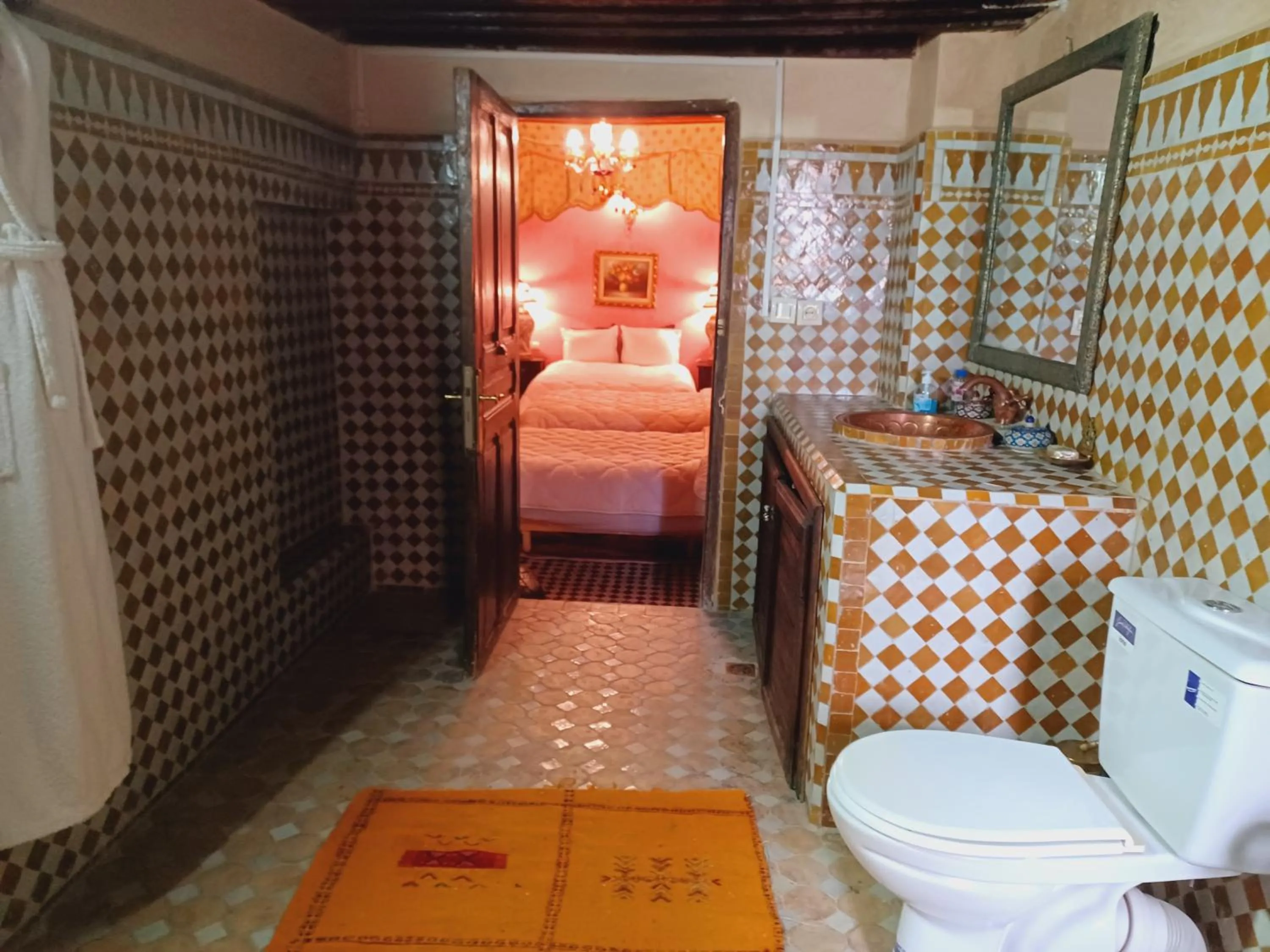 Toilet, Bed in Palais AL Firdaous