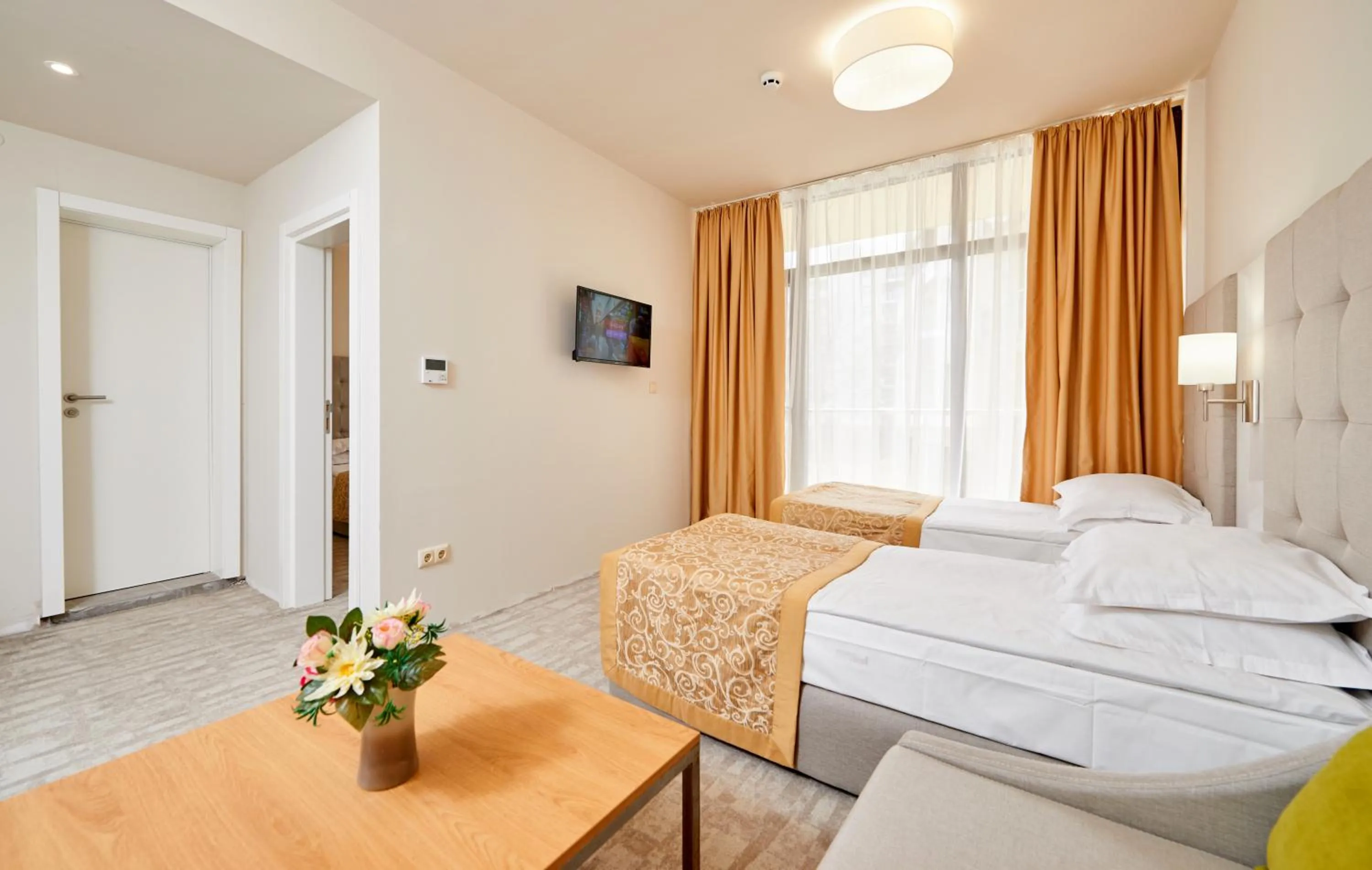 Balcony/Terrace, Bed in Hotel Laguna Park & Aqua Club - All Inclusive