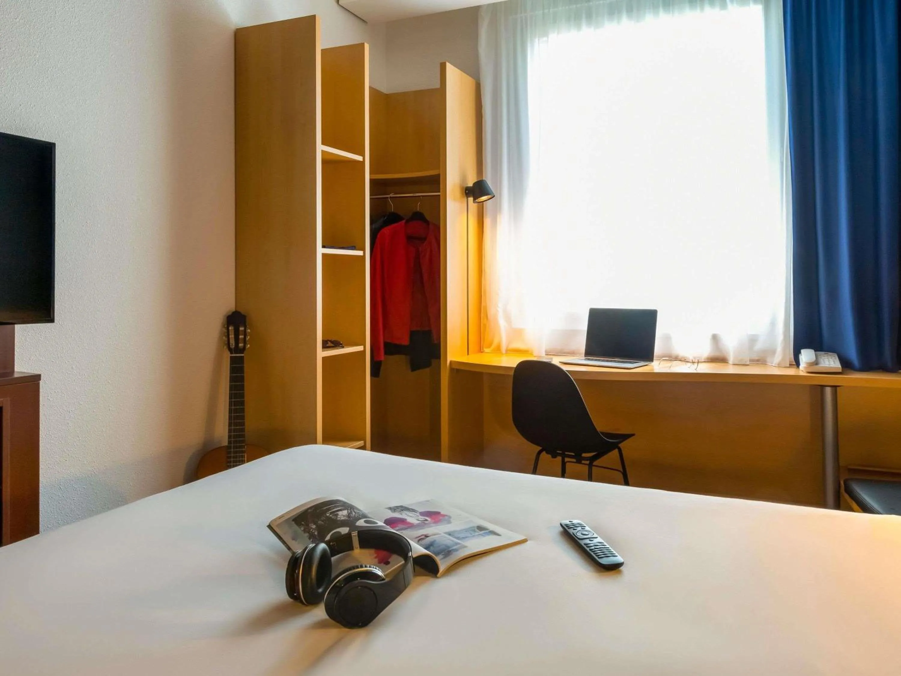 Bedroom, Bed in ibis Genève Petit Lancy