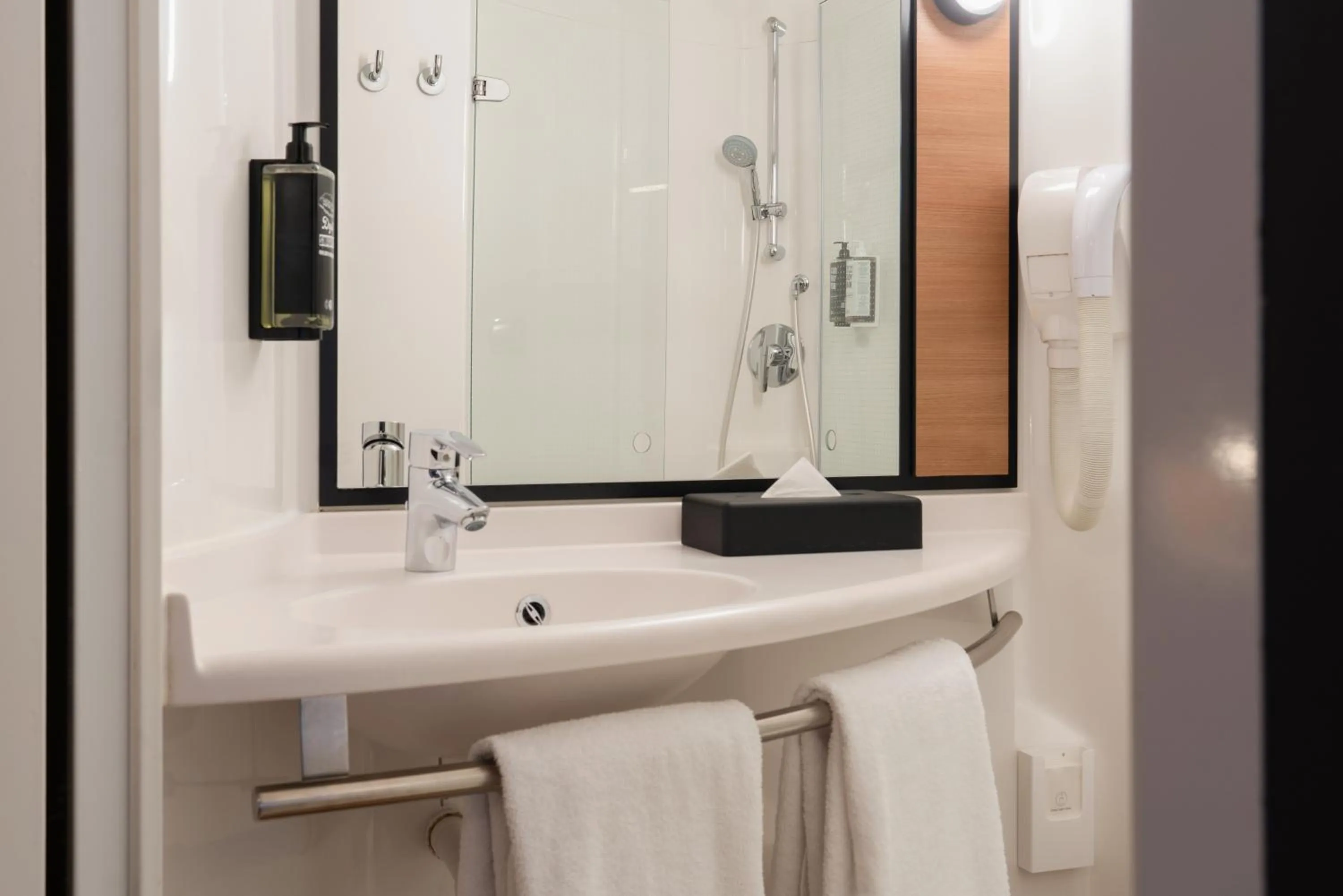 Bathroom in ibis Genève Petit Lancy