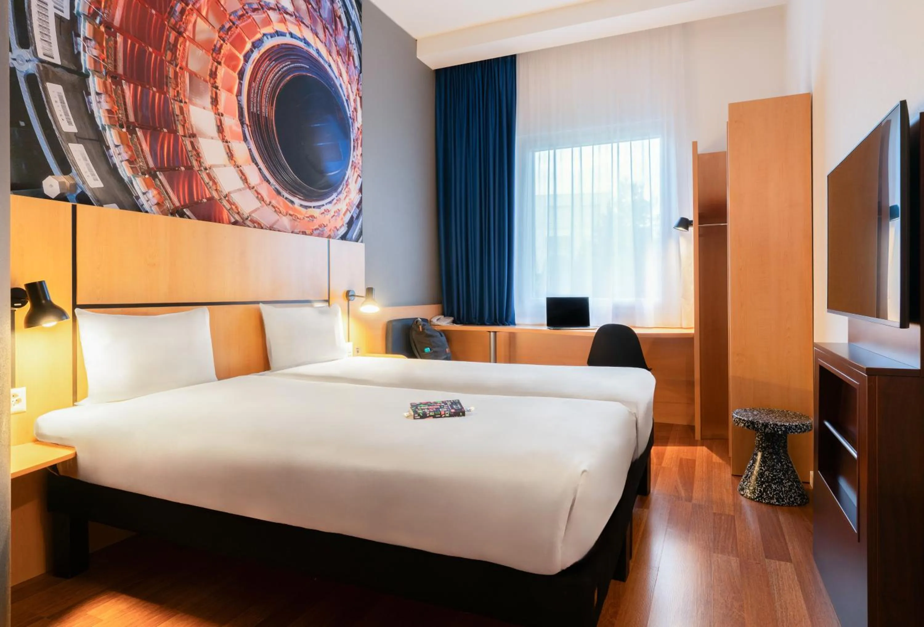 Photo of the whole room, Bed in ibis Genève Petit Lancy