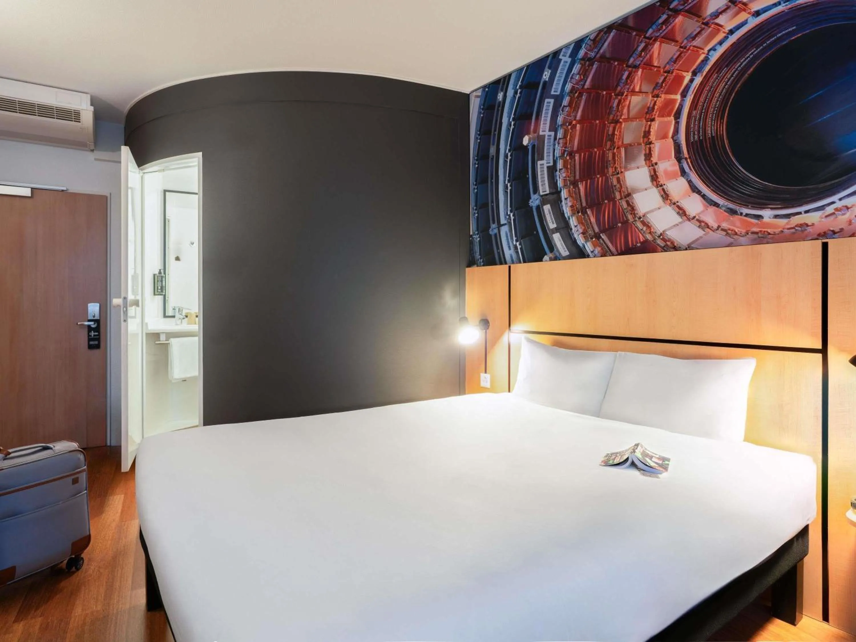 Bedroom, Bed in ibis Genève Petit Lancy