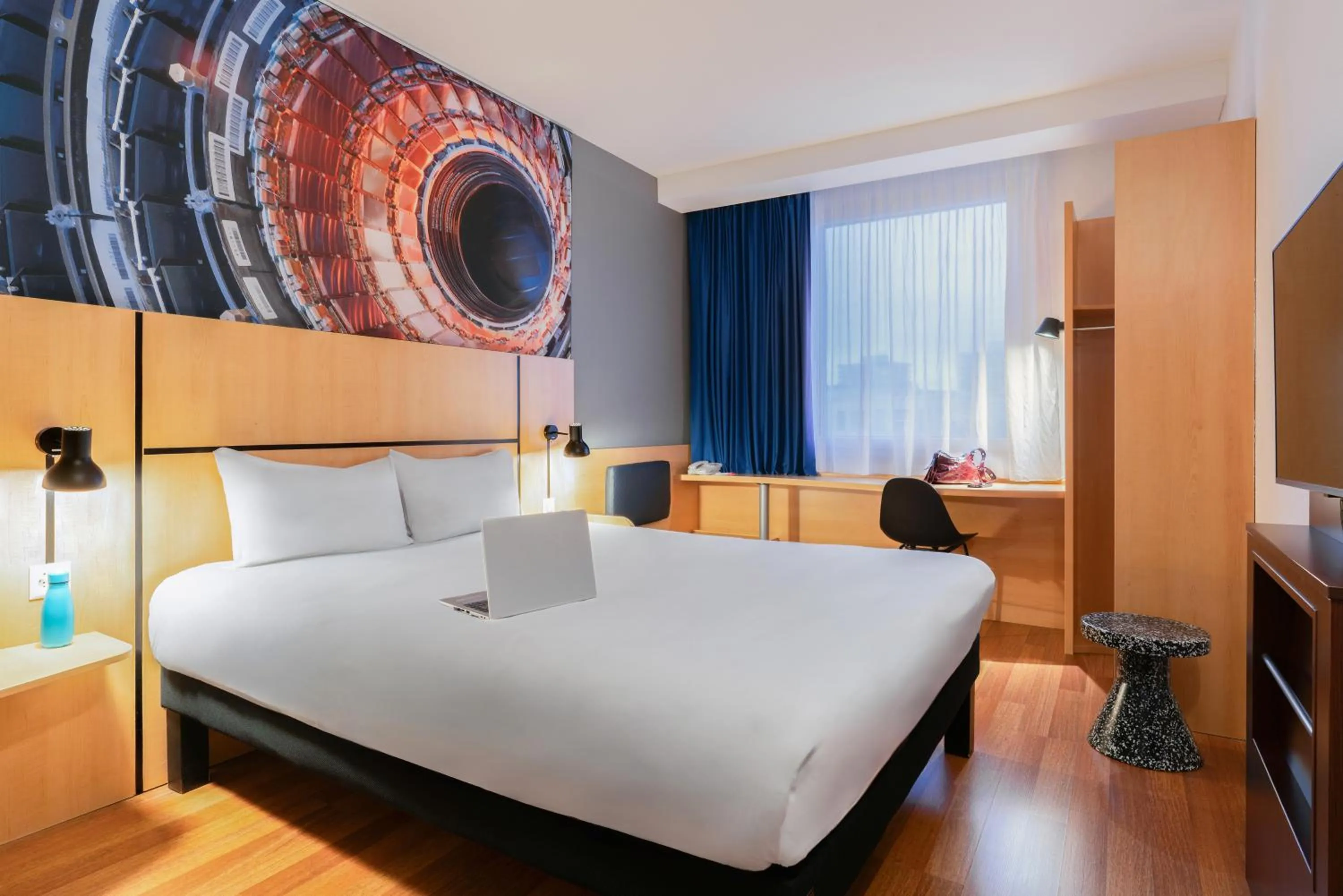 Photo of the whole room, Bed in ibis Genève Petit Lancy