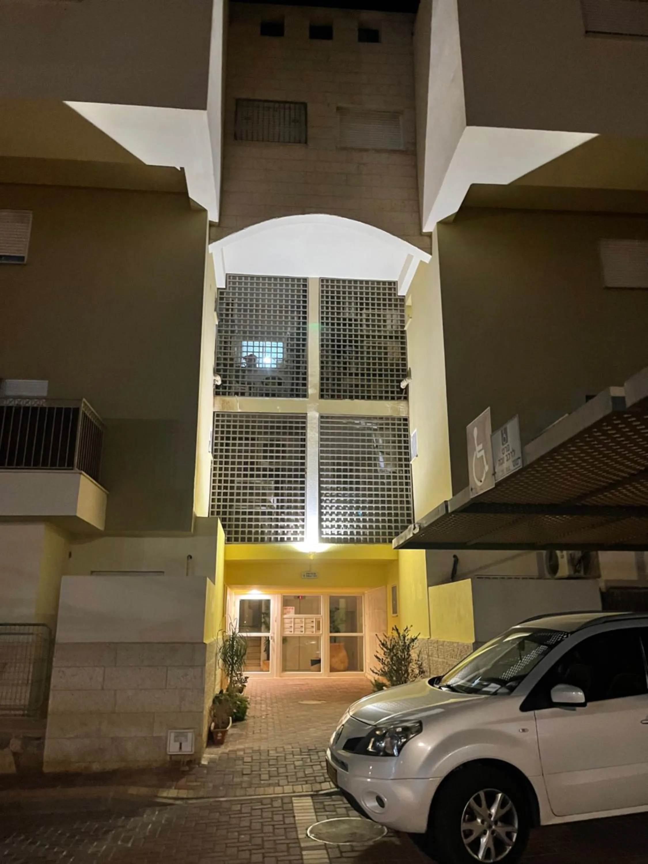 Property building in Presidential Penthouse