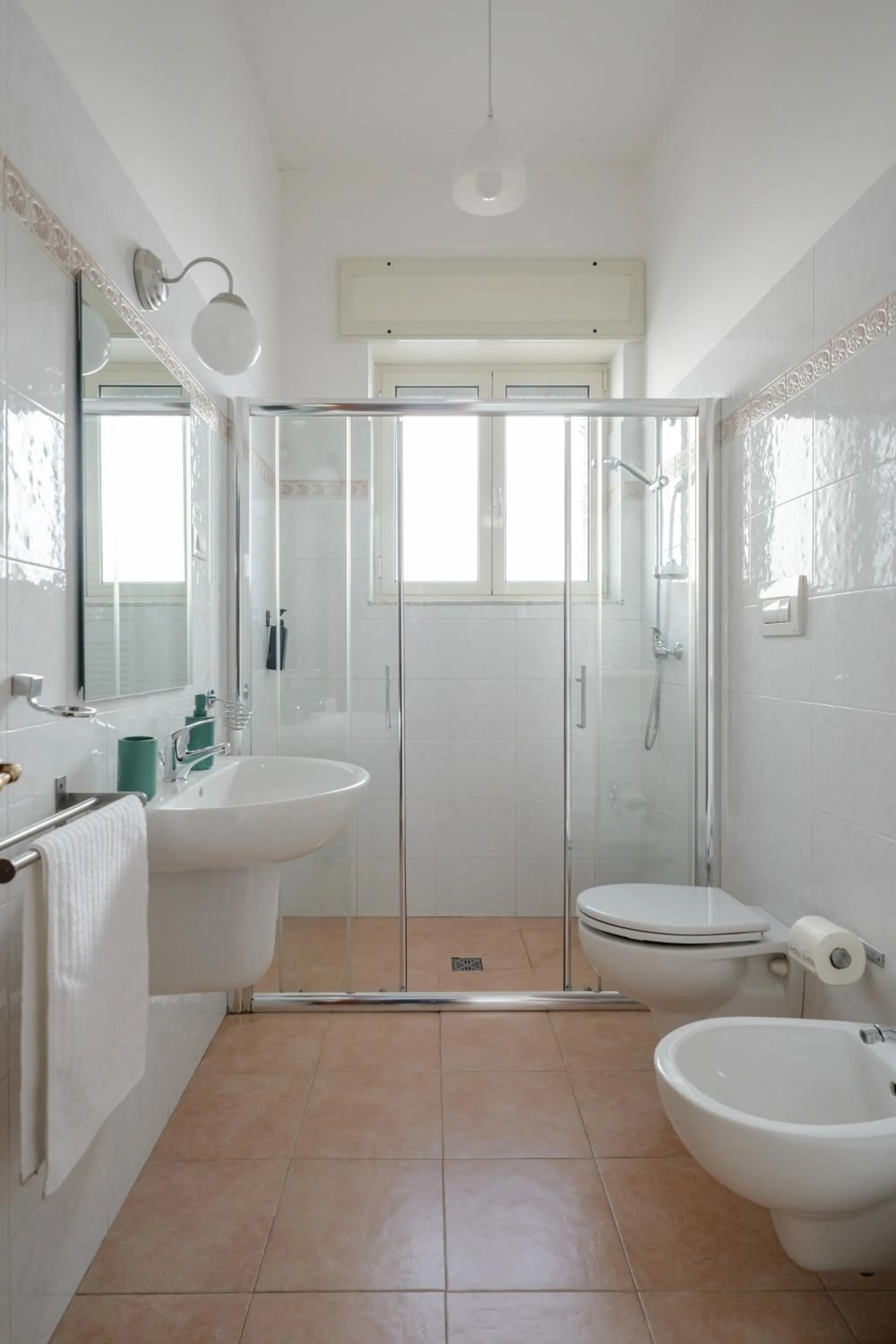 Shower in BED&BREAD Piazza 'Nzegna