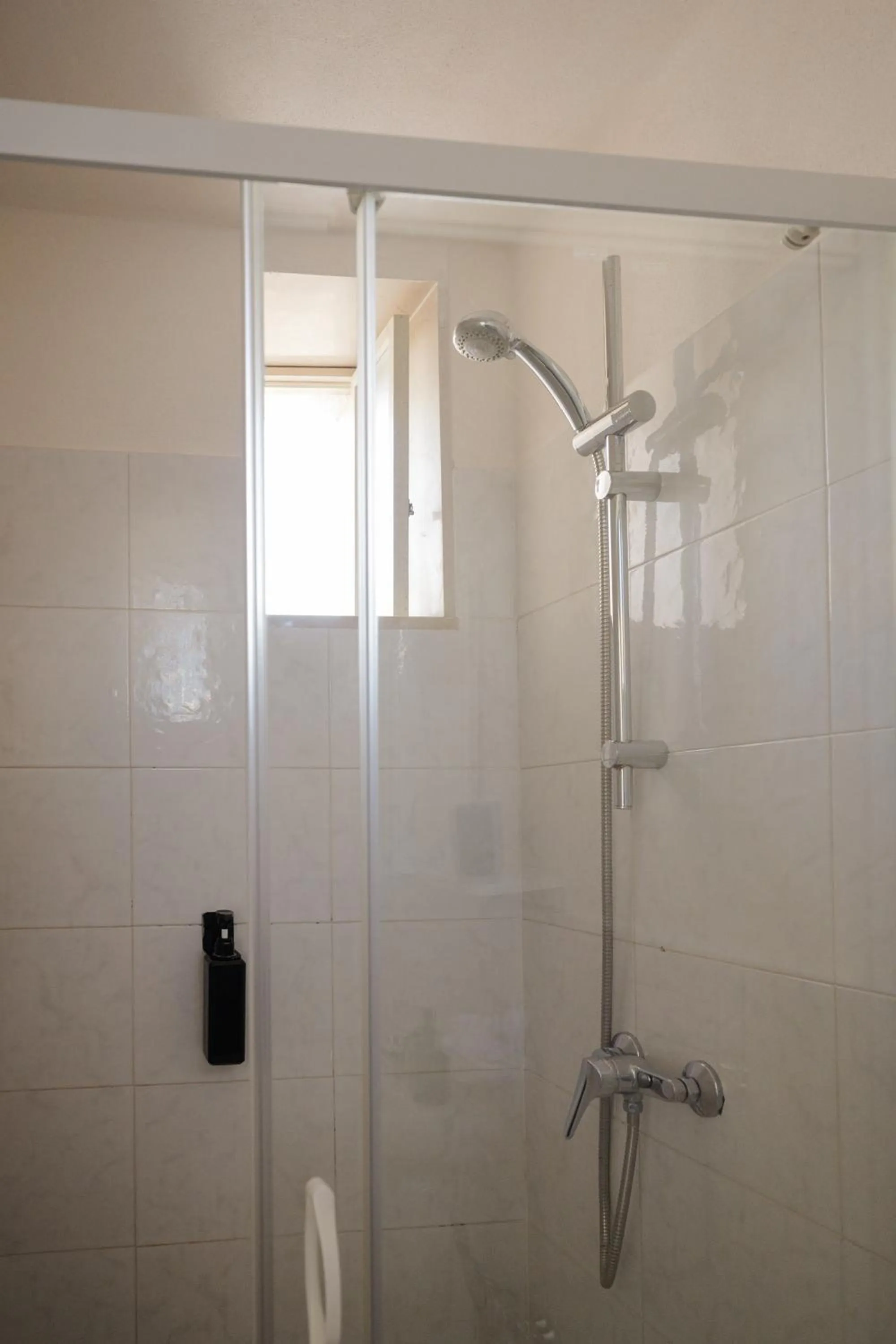 Shower in BED&BREAD Piazza 'Nzegna