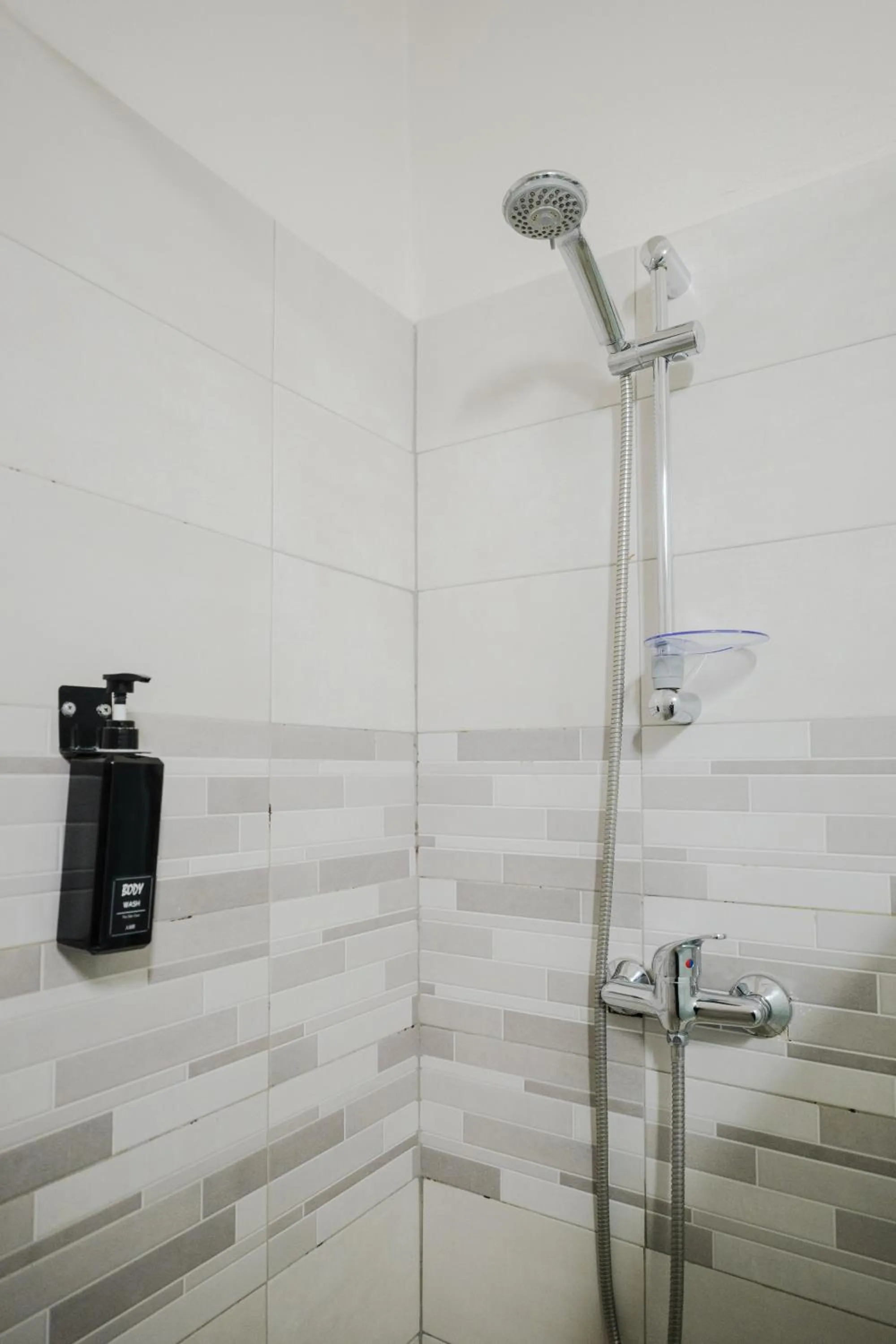 Shower in BED&BREAD Piazza 'Nzegna