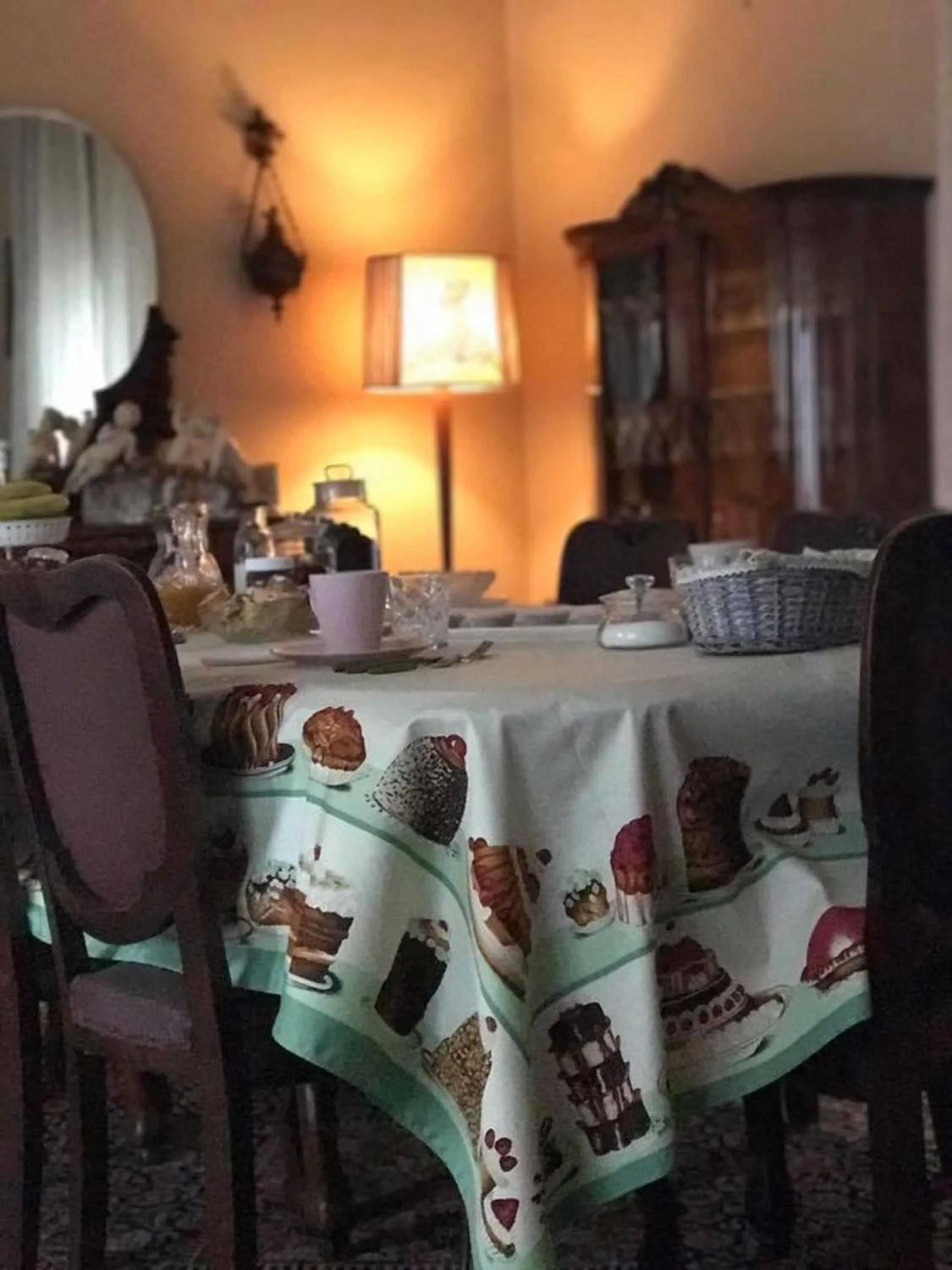 Breakfast in Villa House and Garden B&B