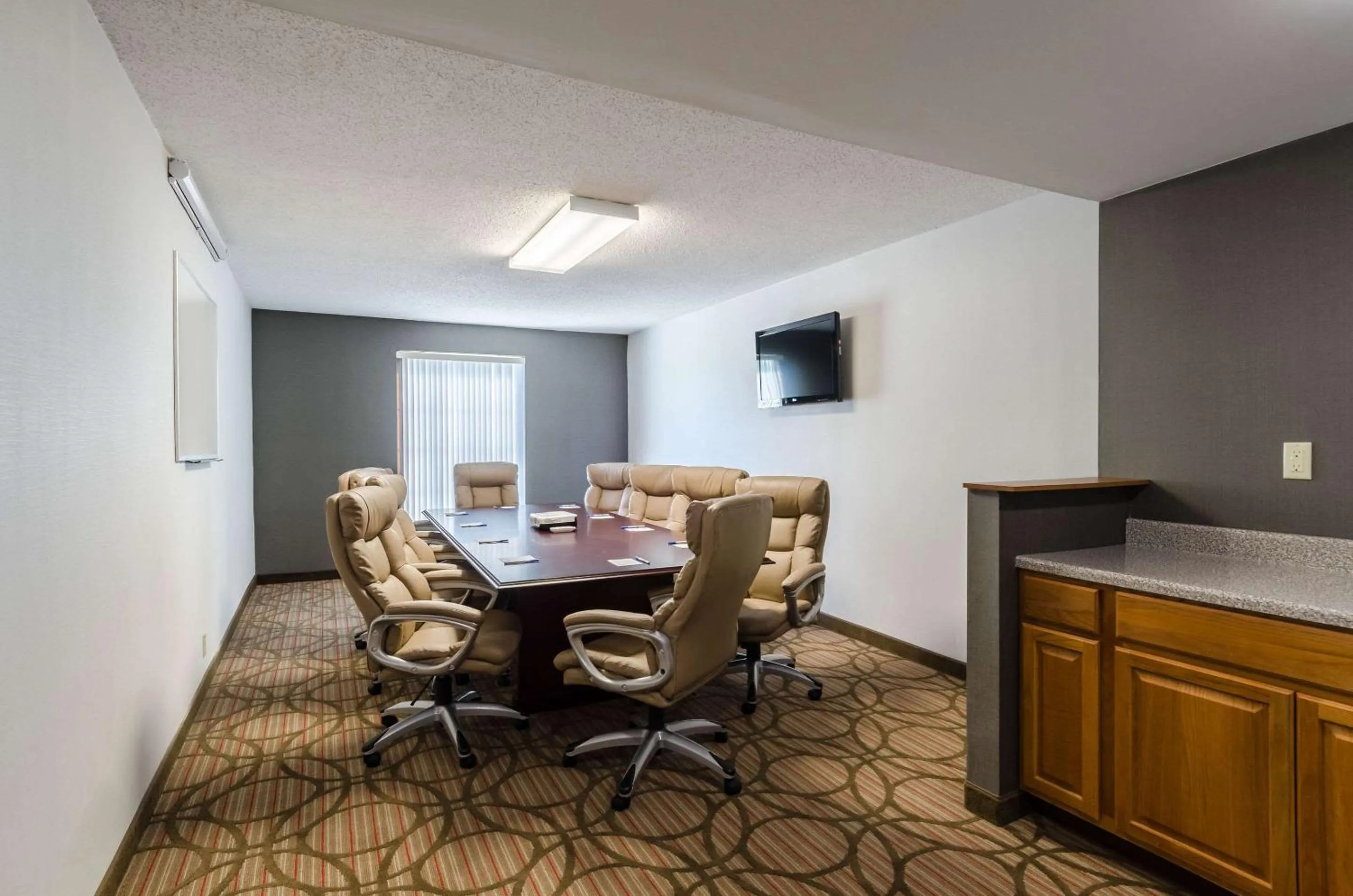 Meeting/conference room in Comfort Inn Randolph-Boston