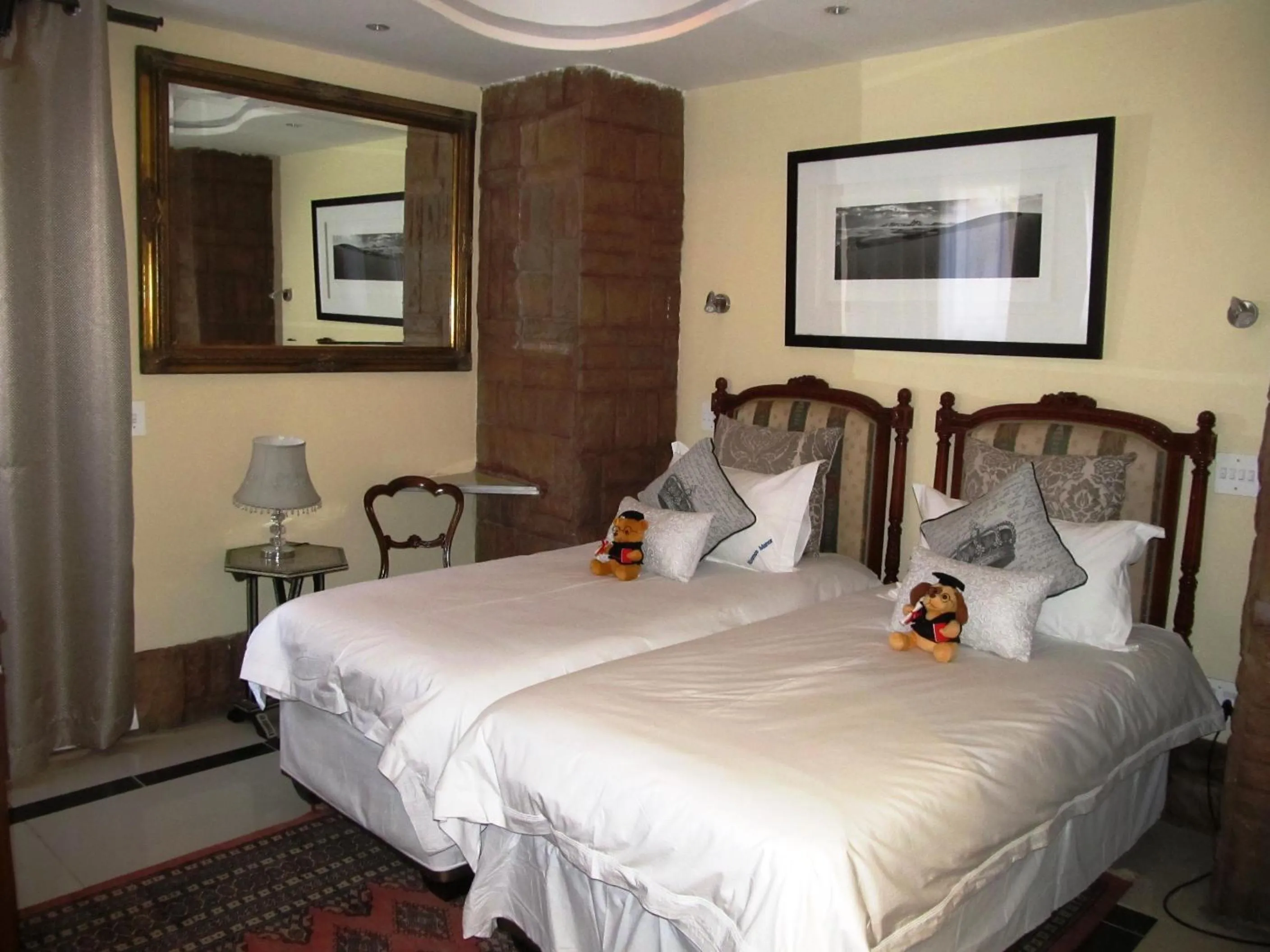 Kosmos Manor Guest House