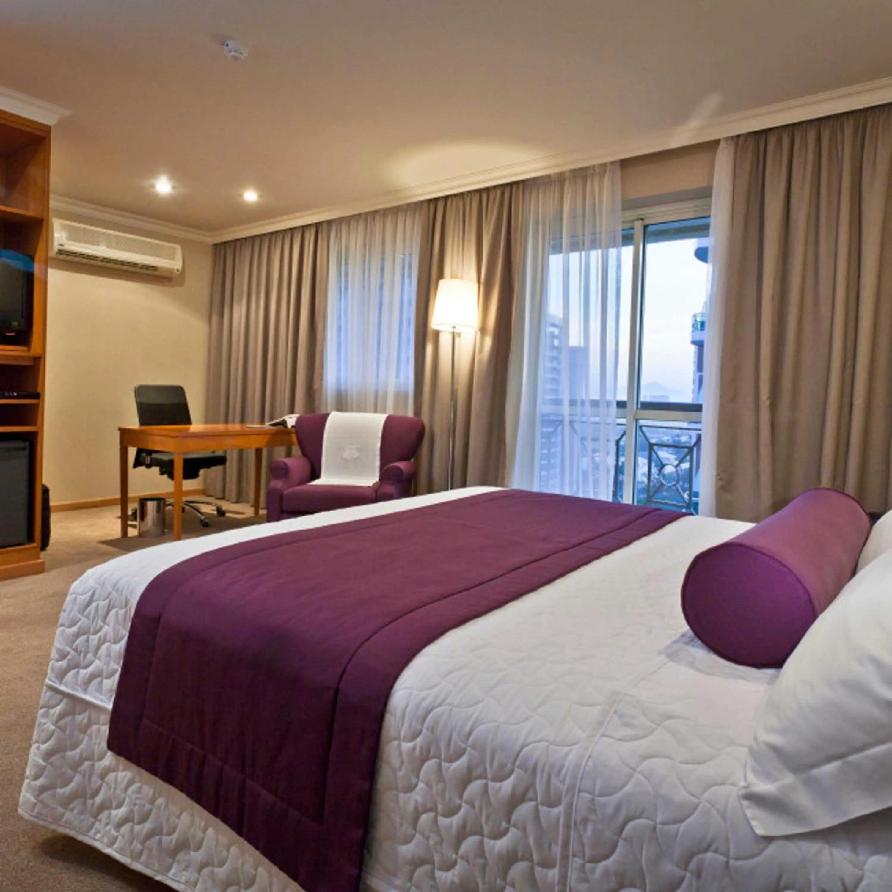 Photo of the whole room, Bed in Bourbon Residence Barra da Tijuca - Rio de Janeiro