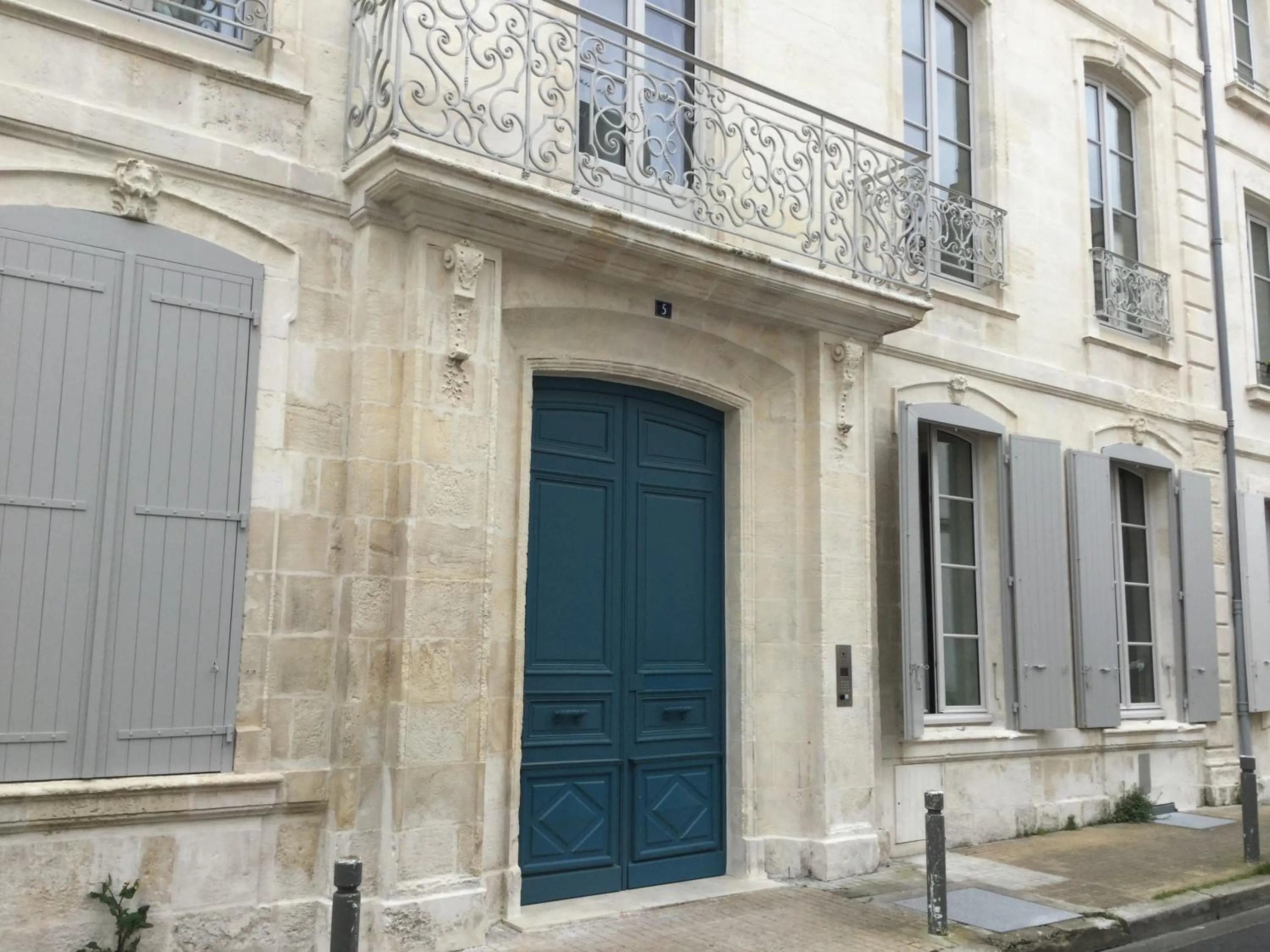 Facade/entrance in Calme et sérénité