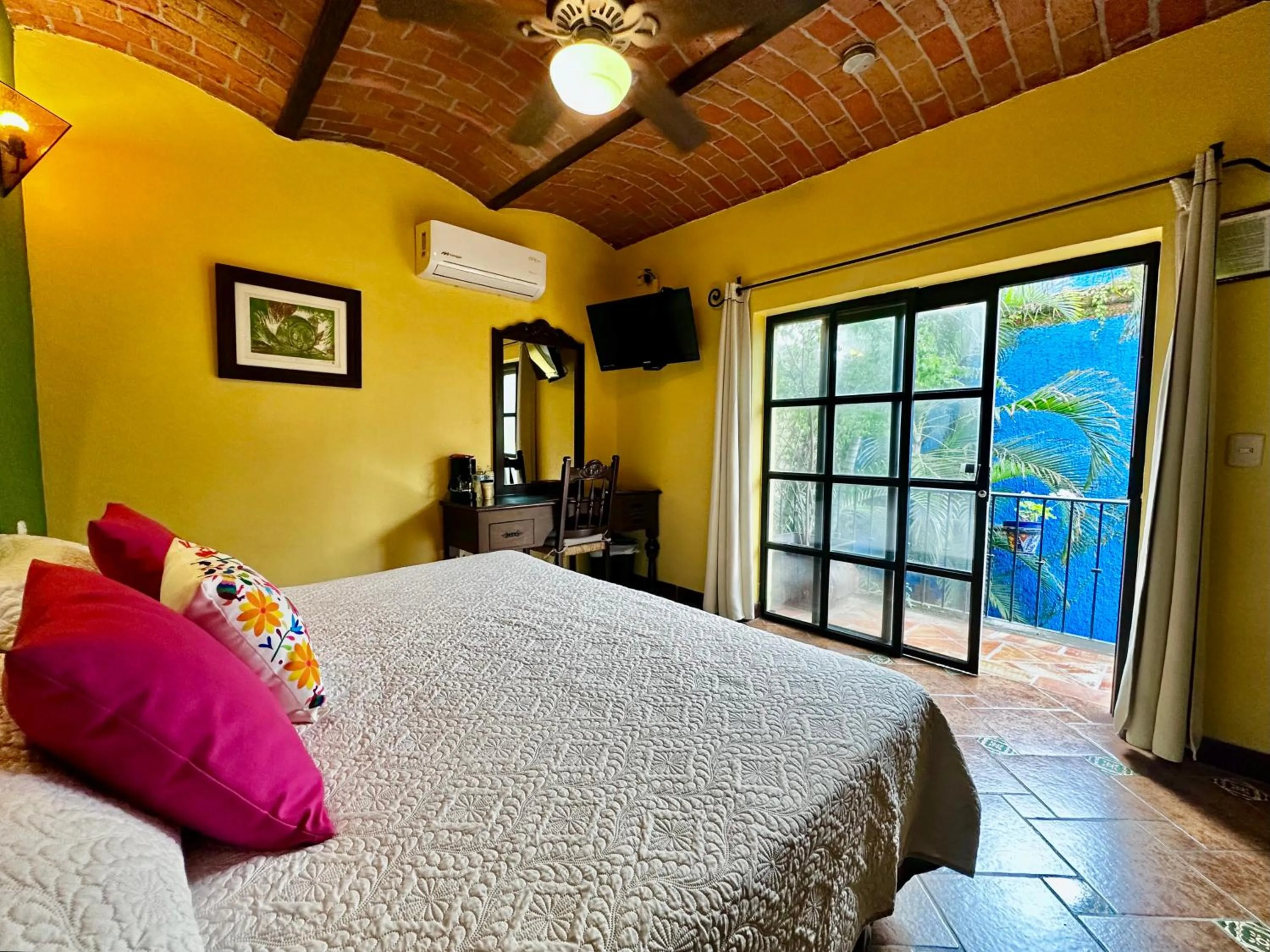 Bedroom, Bed in La Villa del Ensueno Boutique Hotel