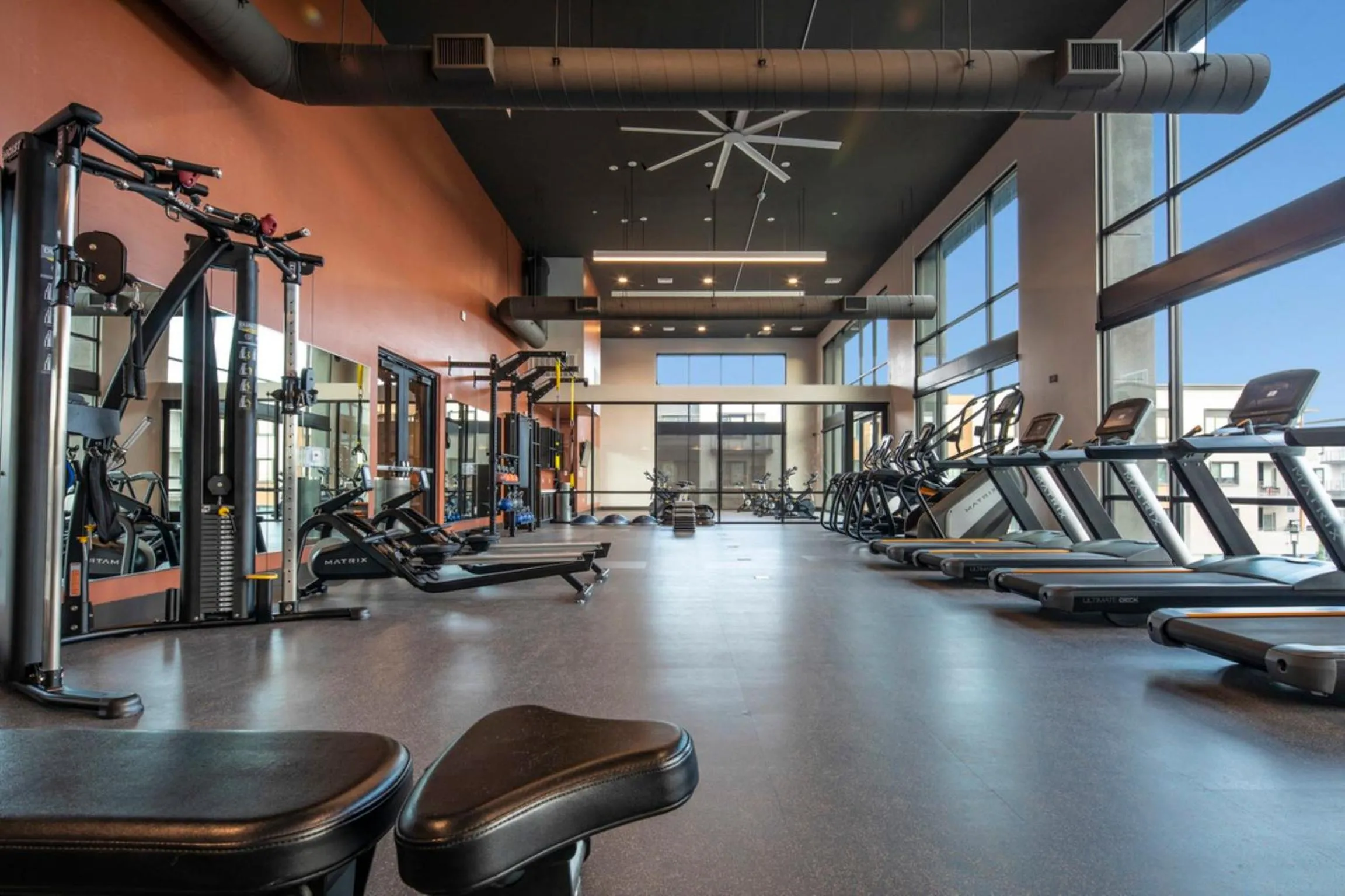 Fitness centre/facilities in Global Luxury Suites in Menlo Park