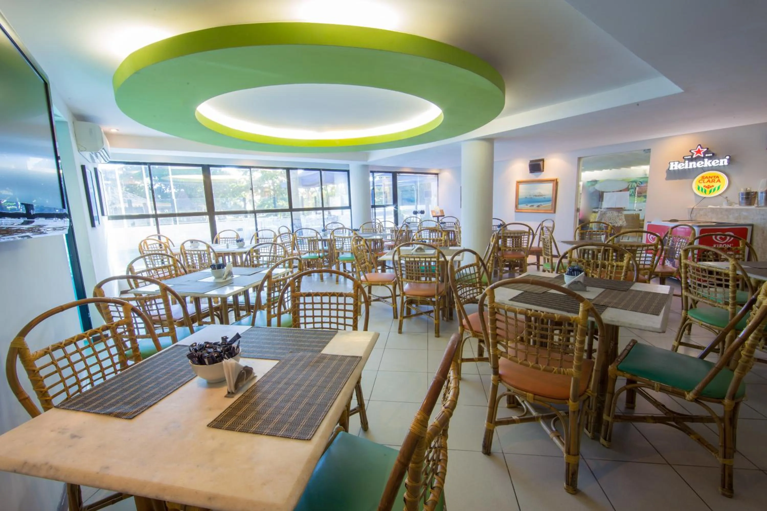 Restaurant/places to eat in VOA Ambassador Flat