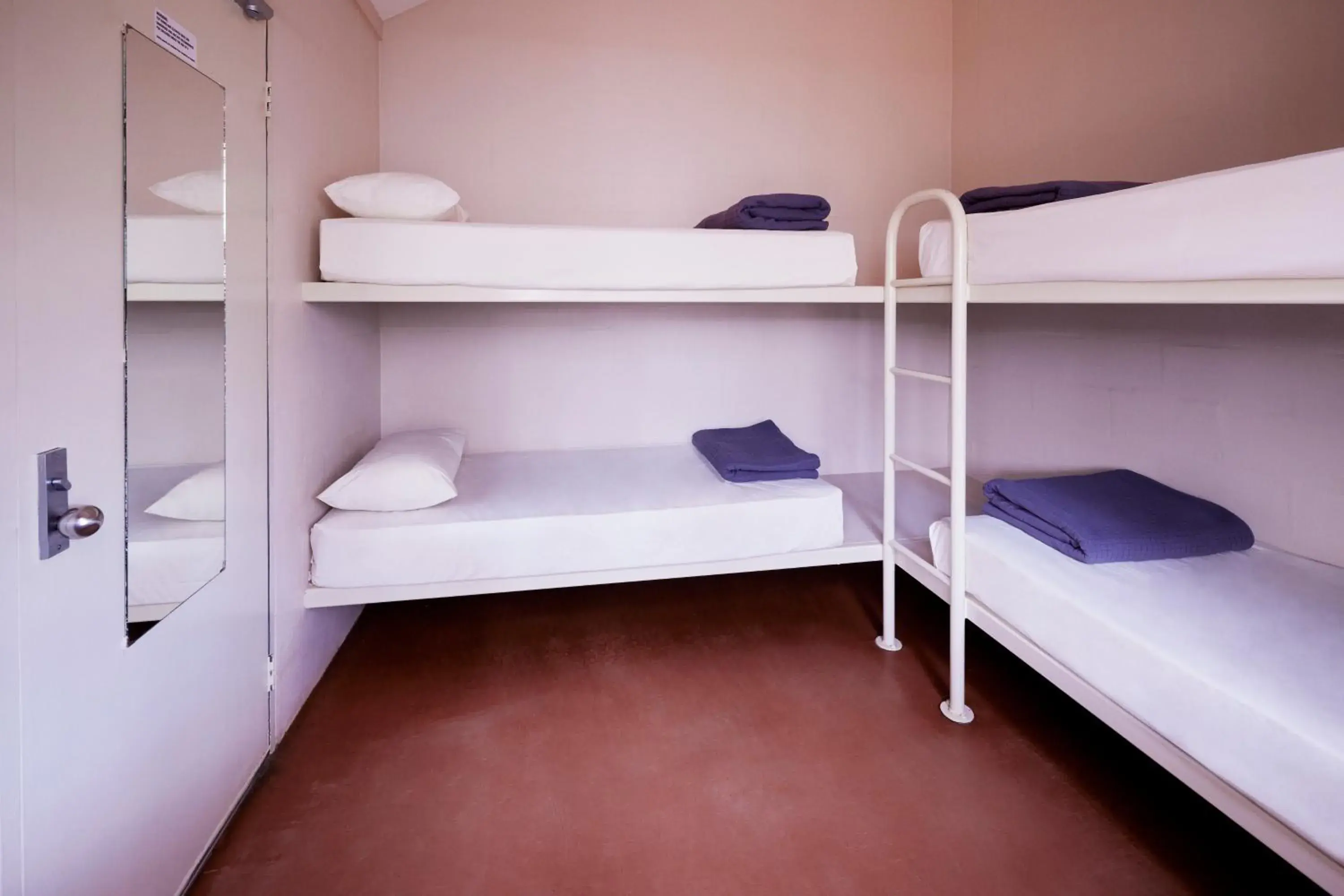 Single Bed in 4-Bed Mixed Dorm in Outback Lodge Single Bed in 4-Bed Mixed Dorm in Outback Lodge