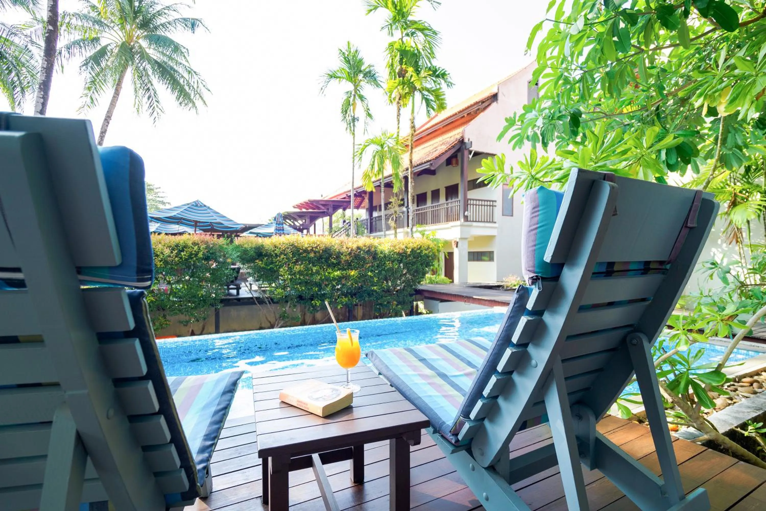 Seating area in Khaolak Oriental Resort - Adult Only