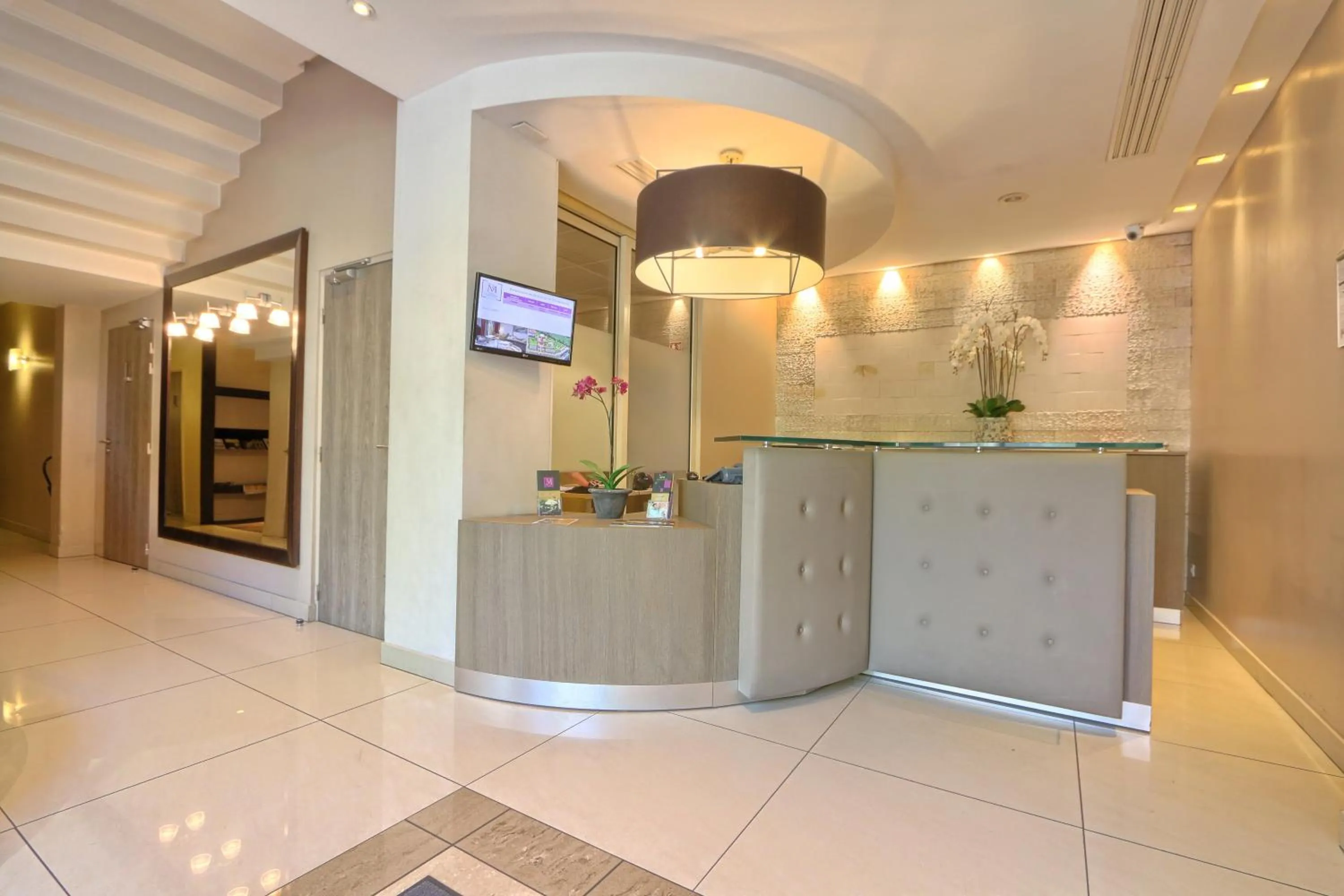 Lobby or reception in Le Relais de La Malmaison, a member of Radisson Individuals