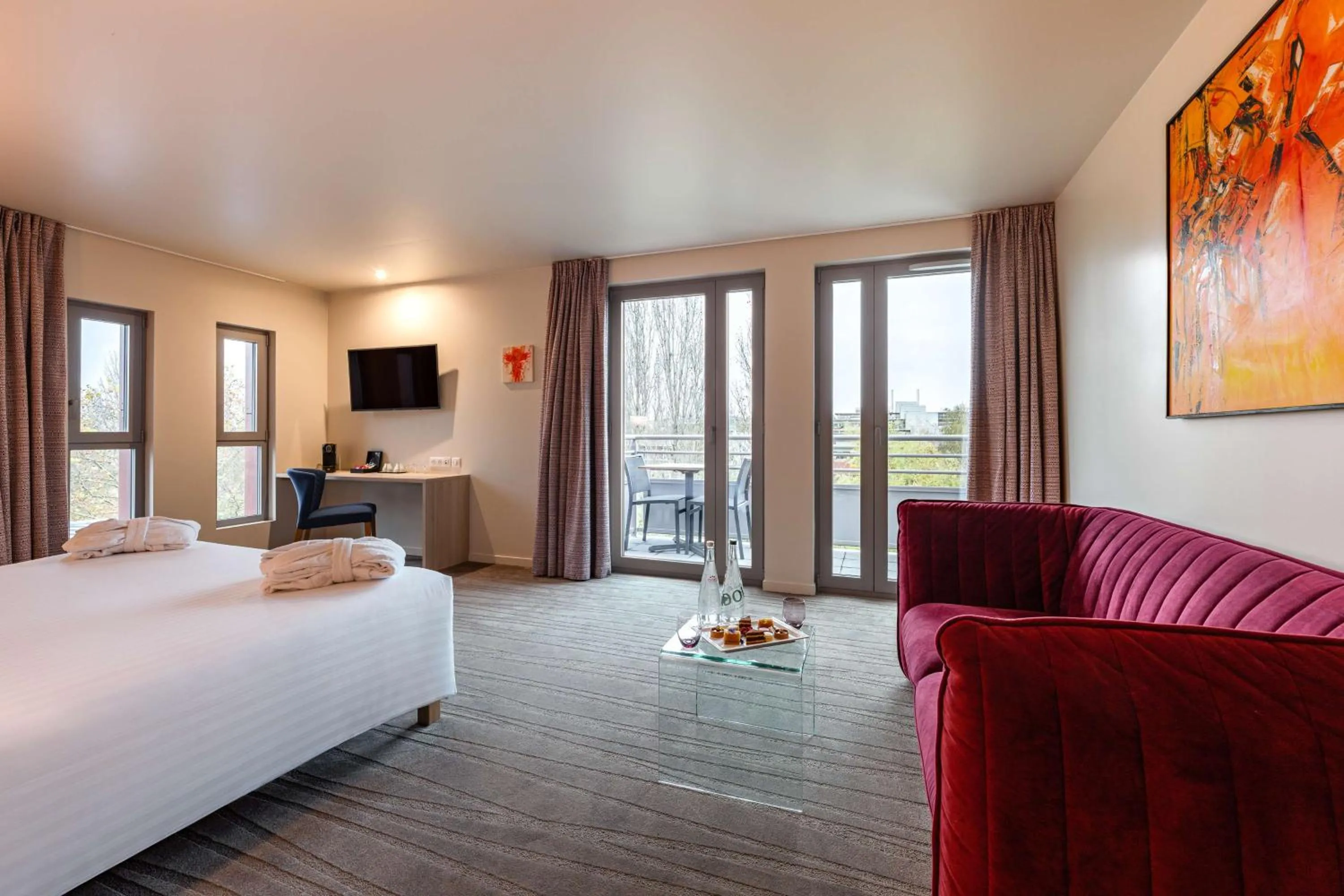 Photo of the whole room, Bed in Le Relais de La Malmaison, a member of Radisson Individuals