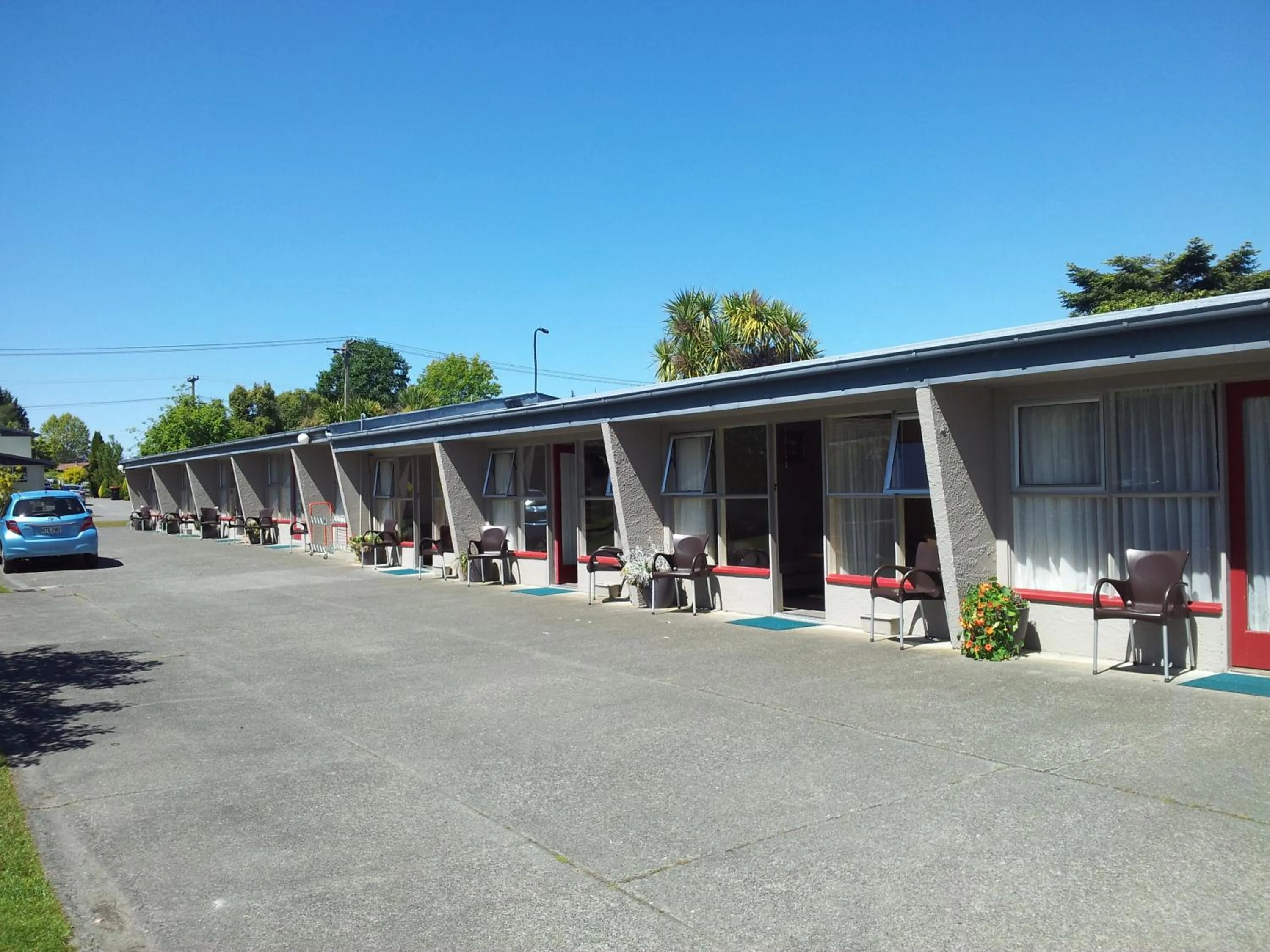 Property building in Edgewater Motel