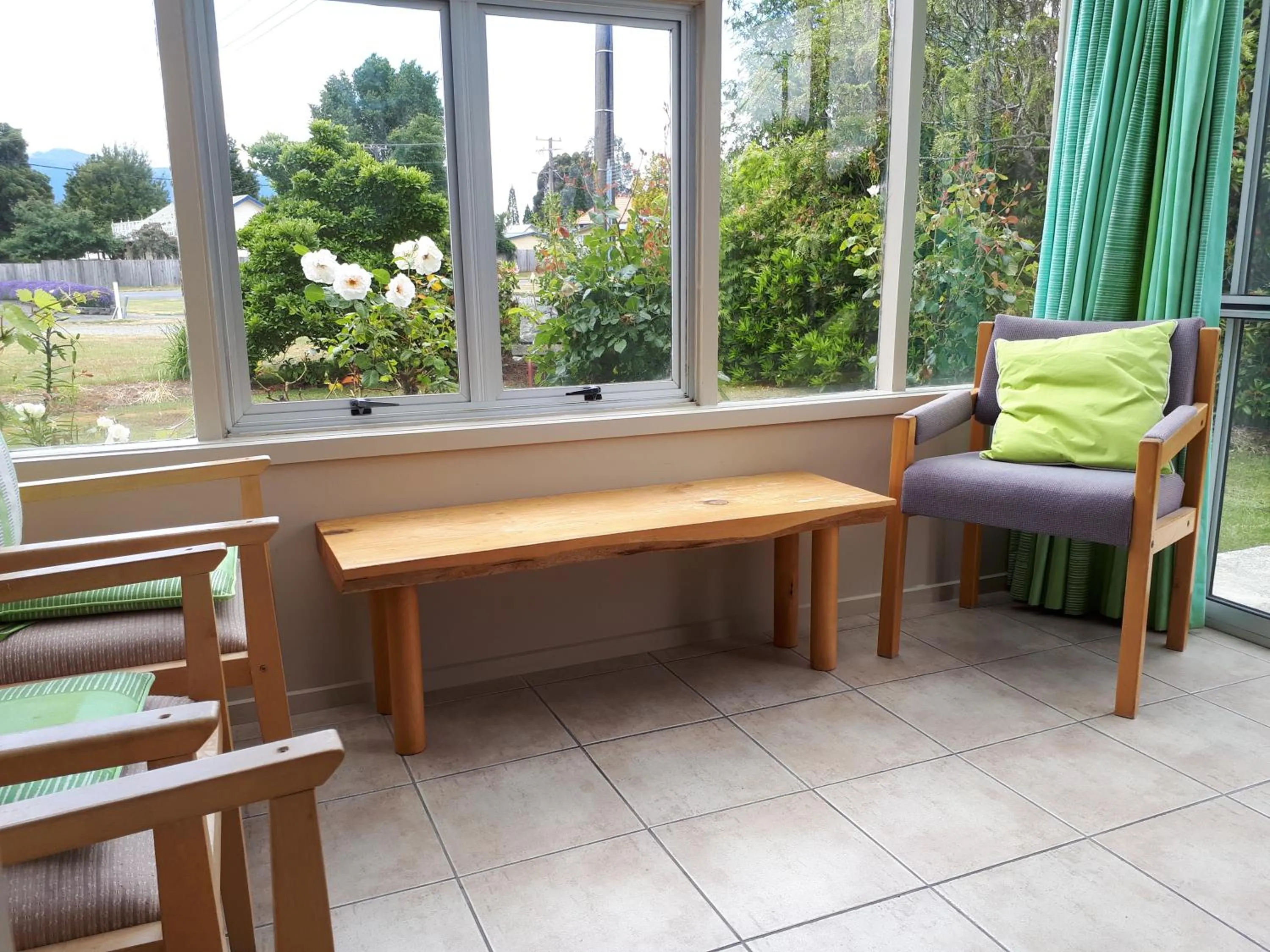 Seating area in Edgewater Motel