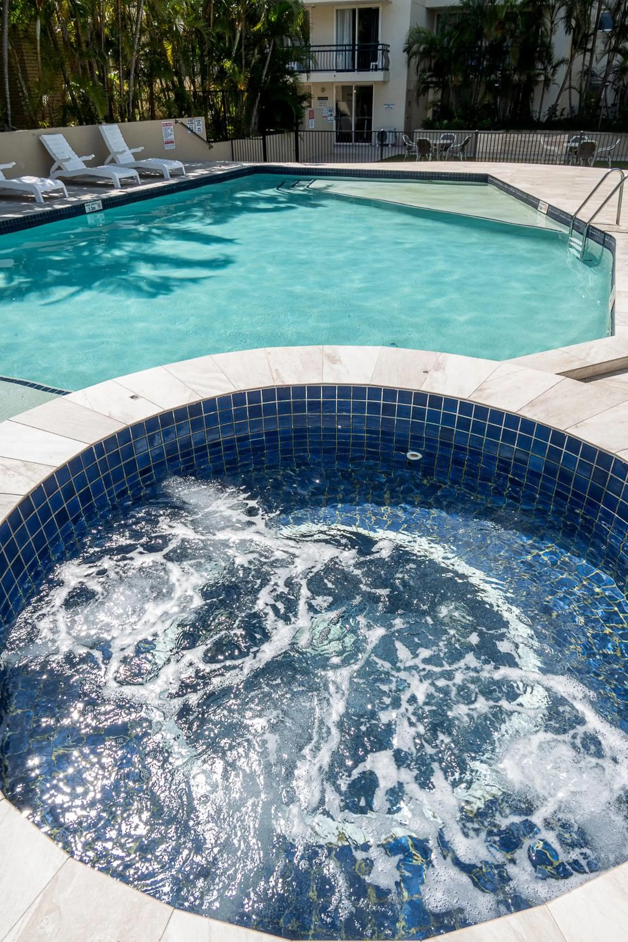 Swimming pool in Palazzo Colonnades