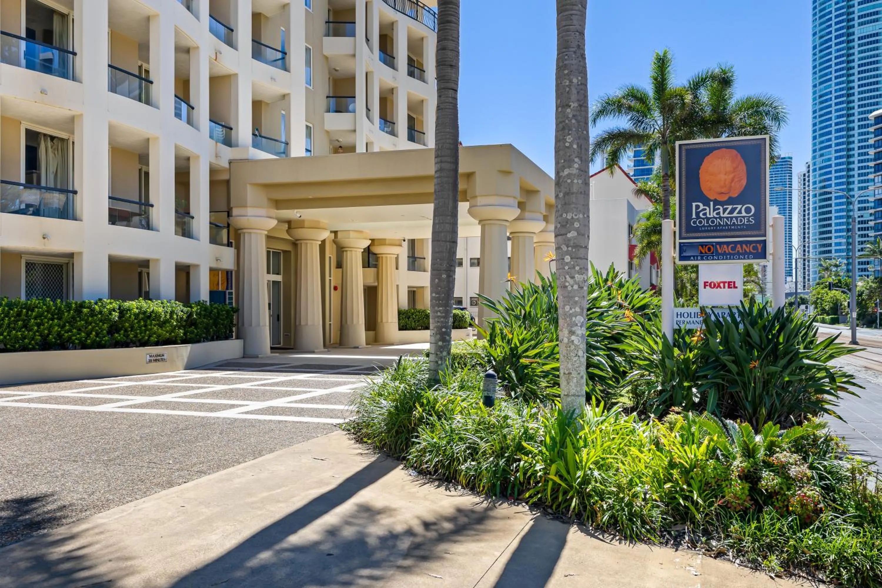 Property building in Palazzo Colonnades