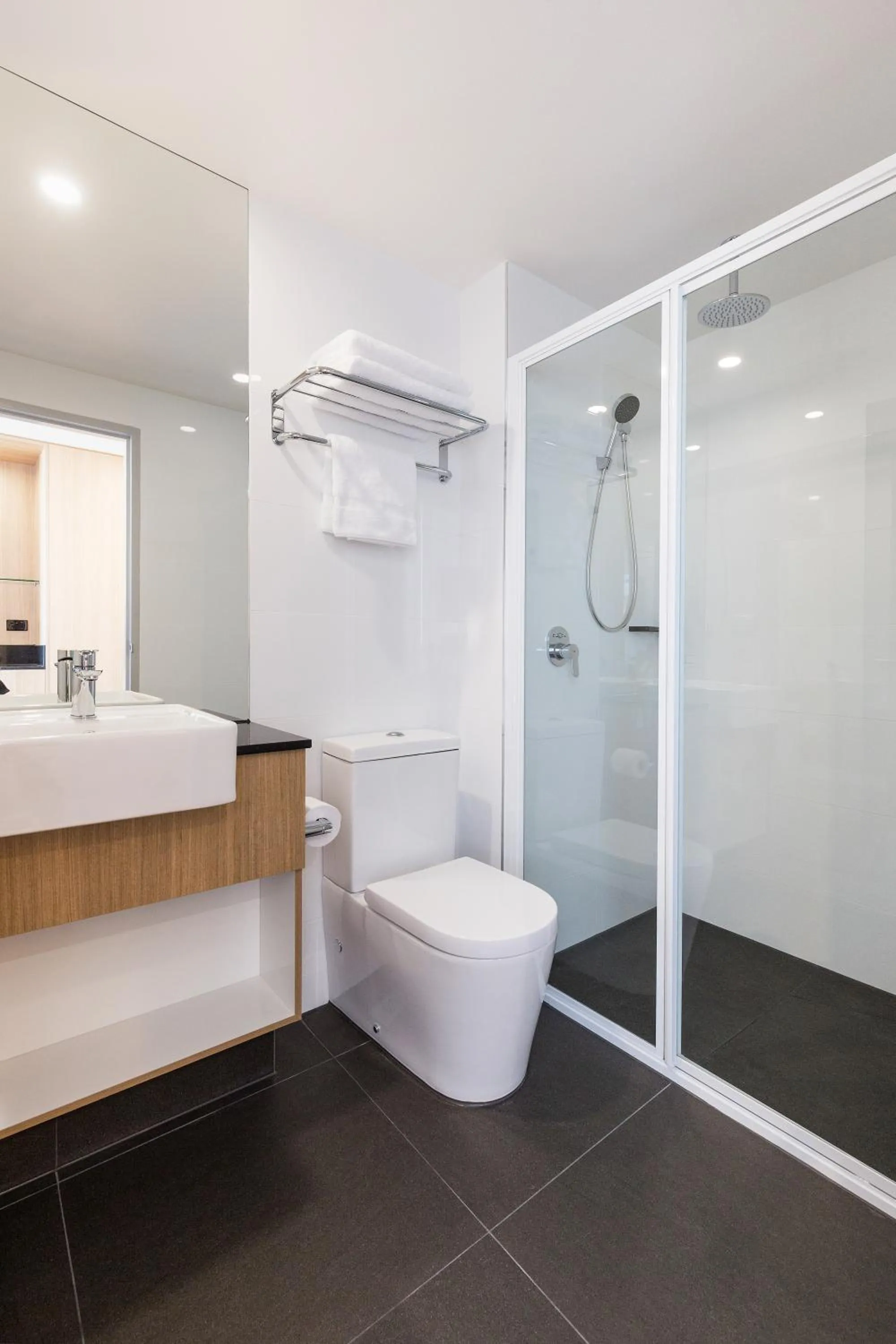 Toilet in Ibis Styles Hobart