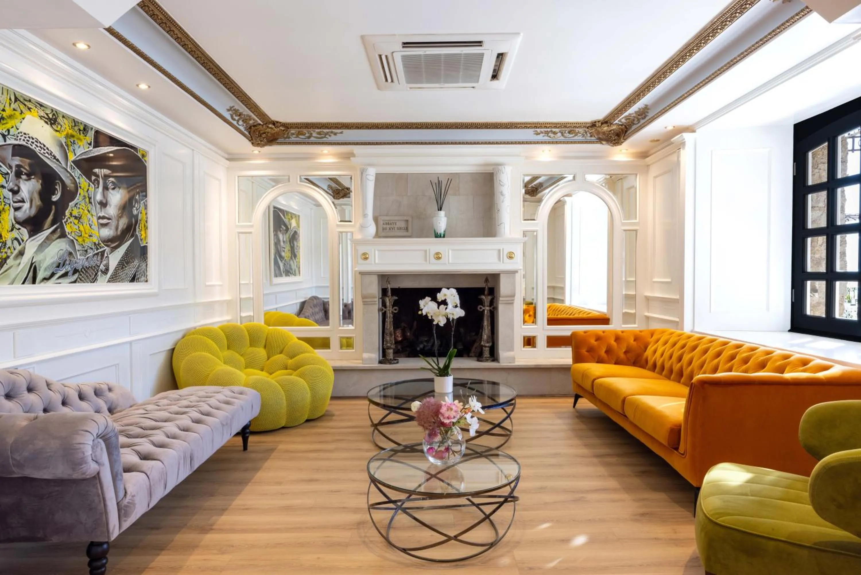 Living room in Hôtel L'Abbaye